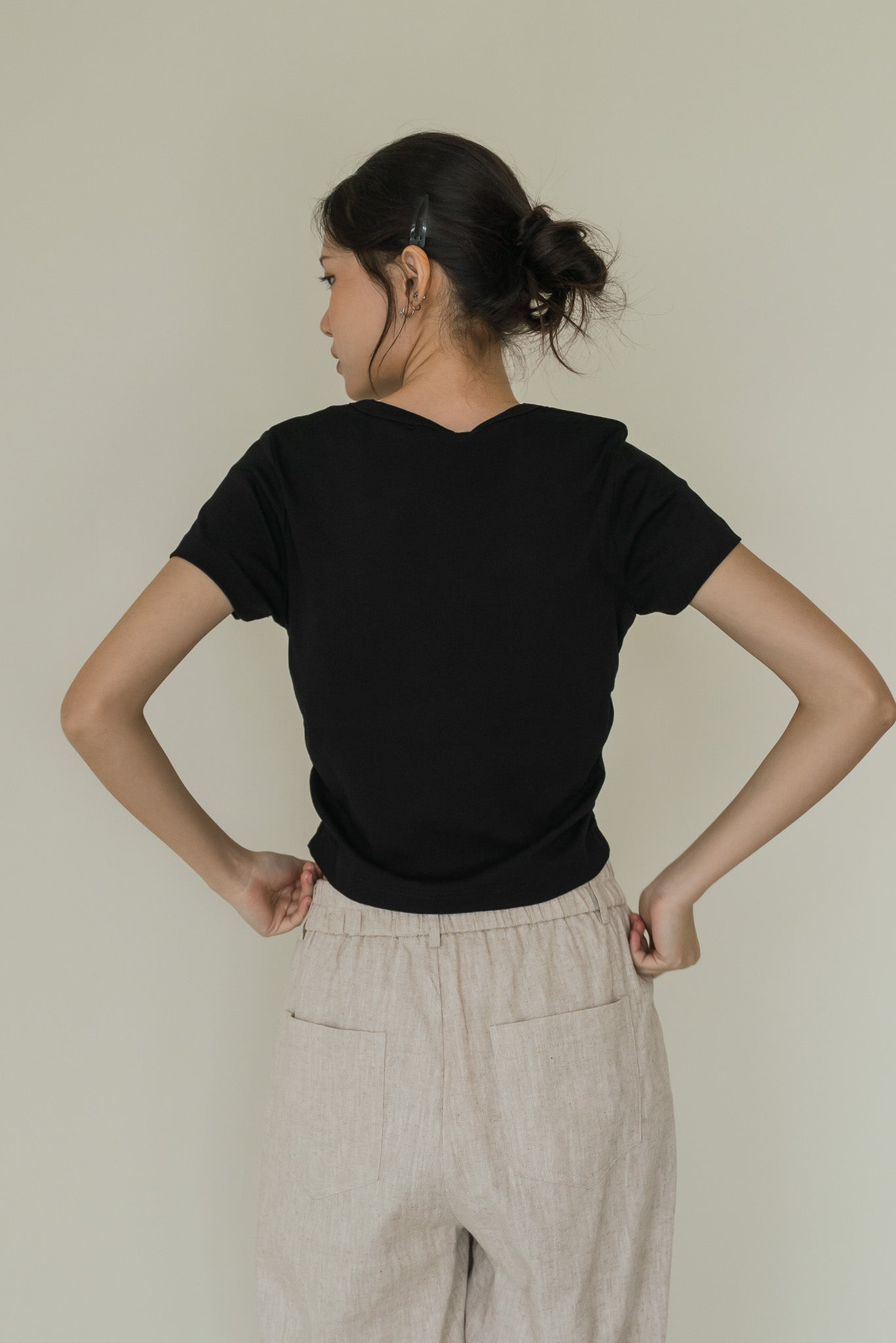 Comfy Side Ruched Tee in Black