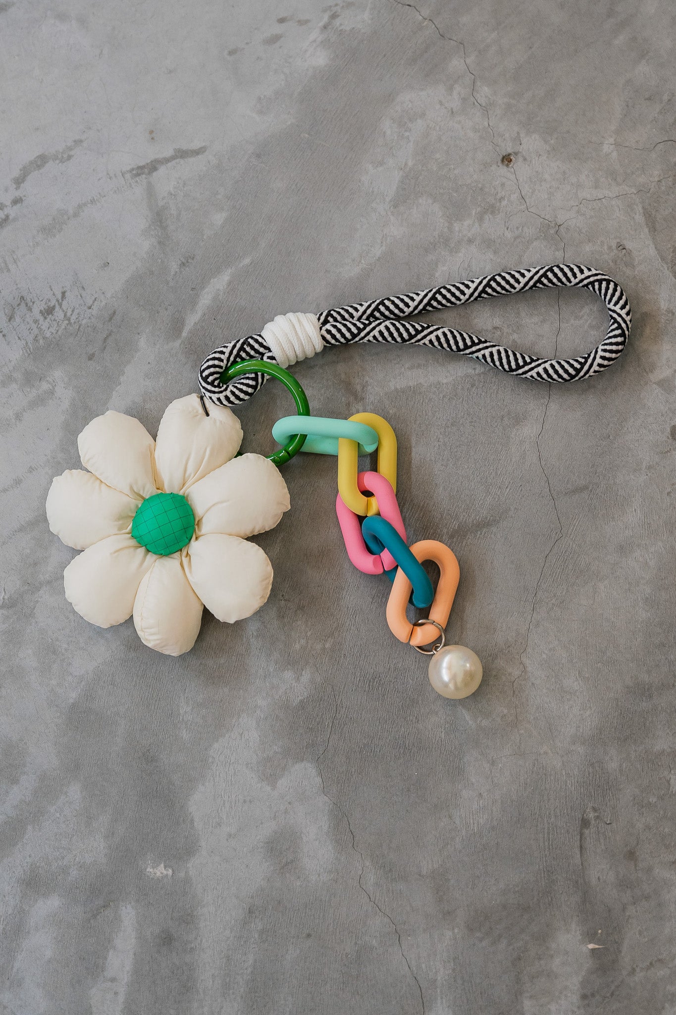 White Puffy Flower Keychain