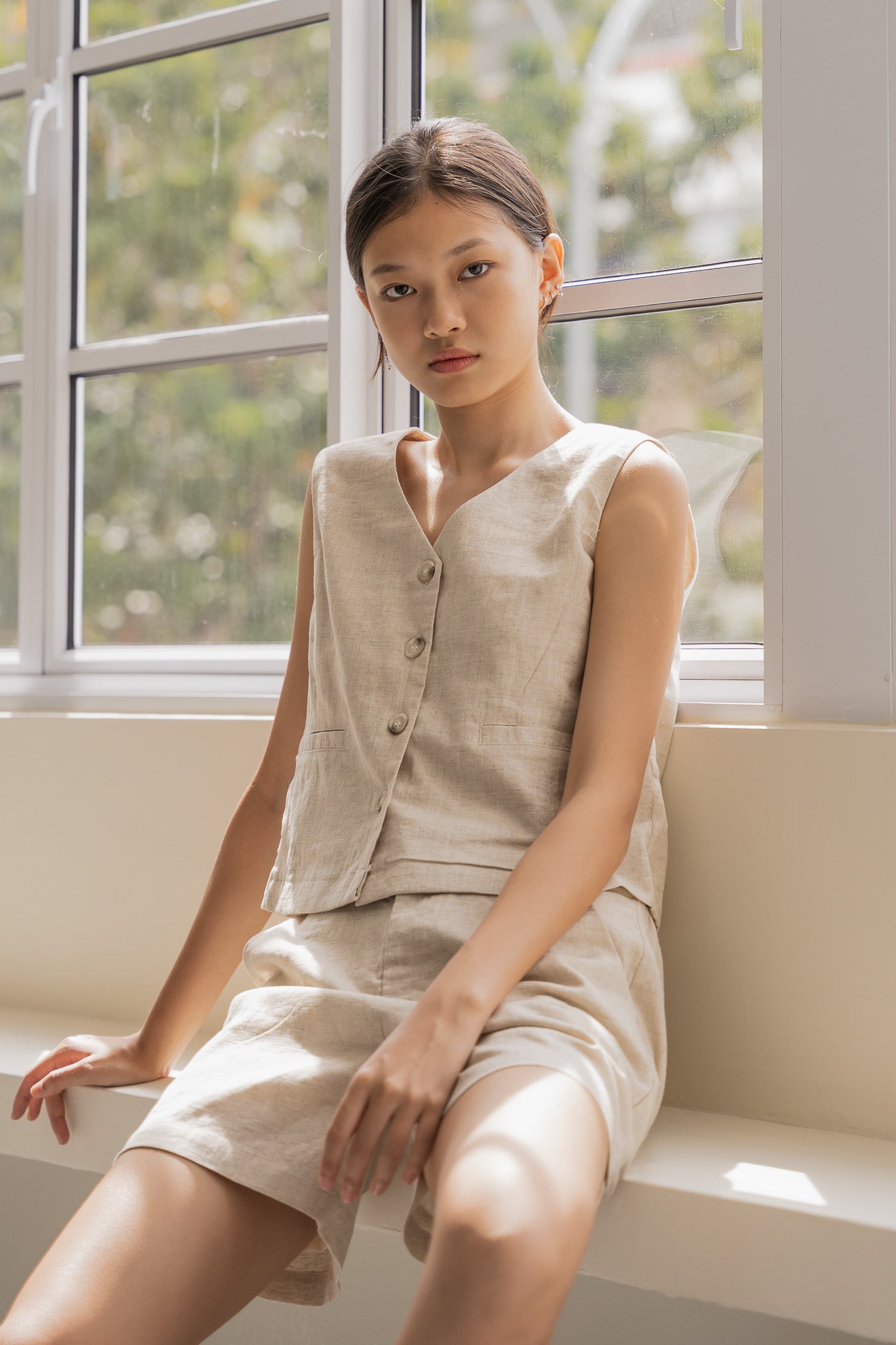 Cropped Linen Vest in Natural