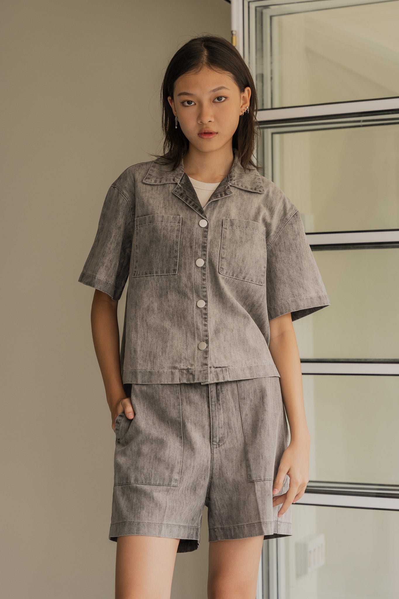 Patch Pocket Elasticised Denim Shorts in Light Grey