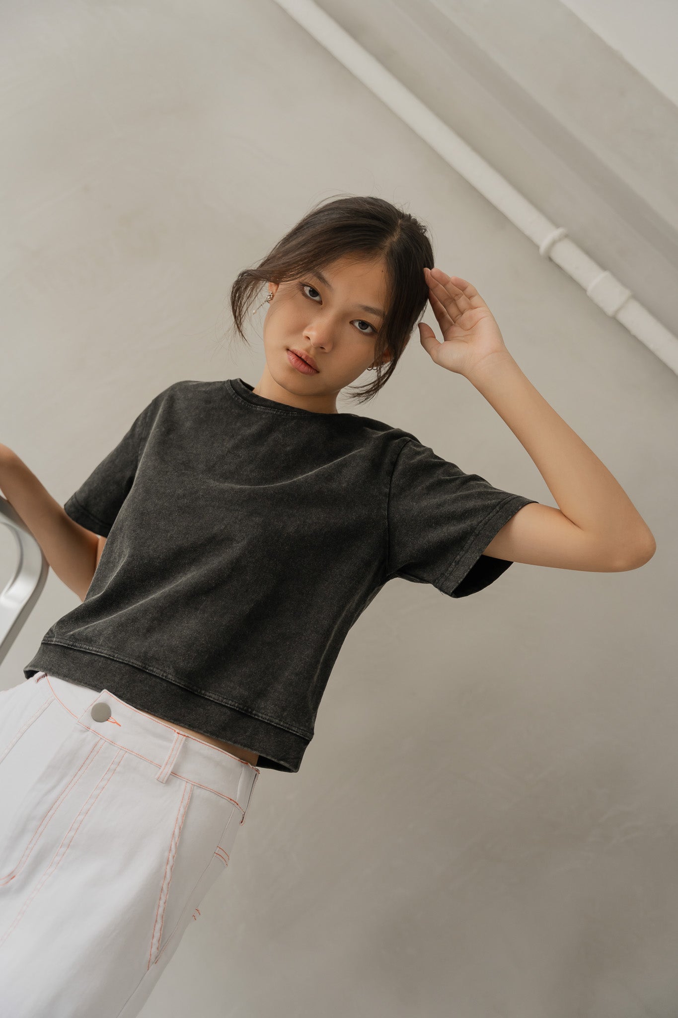 Acid Washed Cropped Tee in Gunmetal