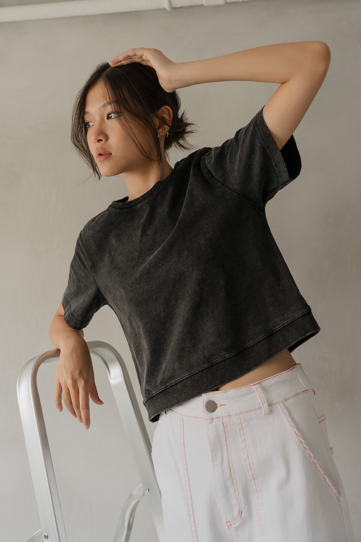 Acid Washed Cropped Tee in Gunmetal