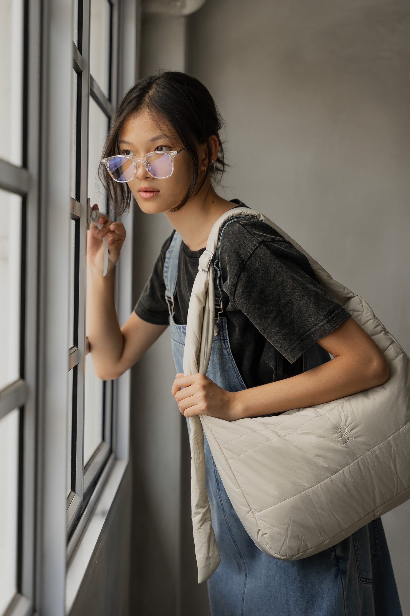 Puffy Sling Bag in Beige