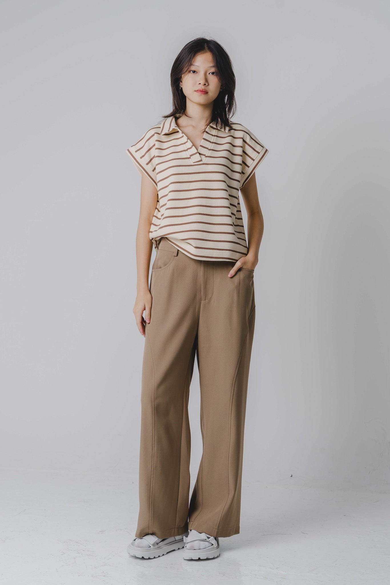 Curve Panel Trousers in Khaki