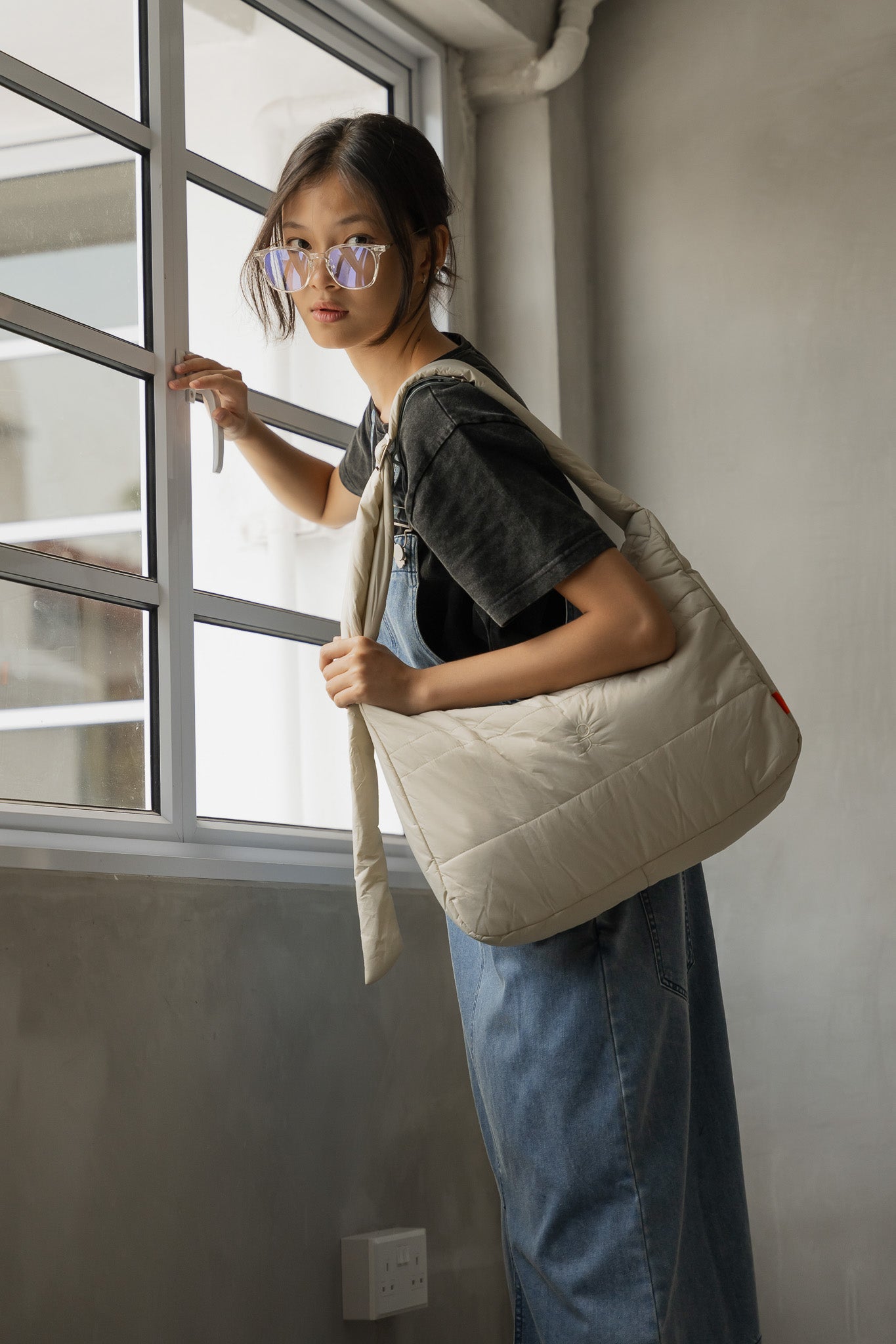 【HOWLY】PUFF SLING BAG-Greige Puffy Sling Bag in Beige – First Stitch