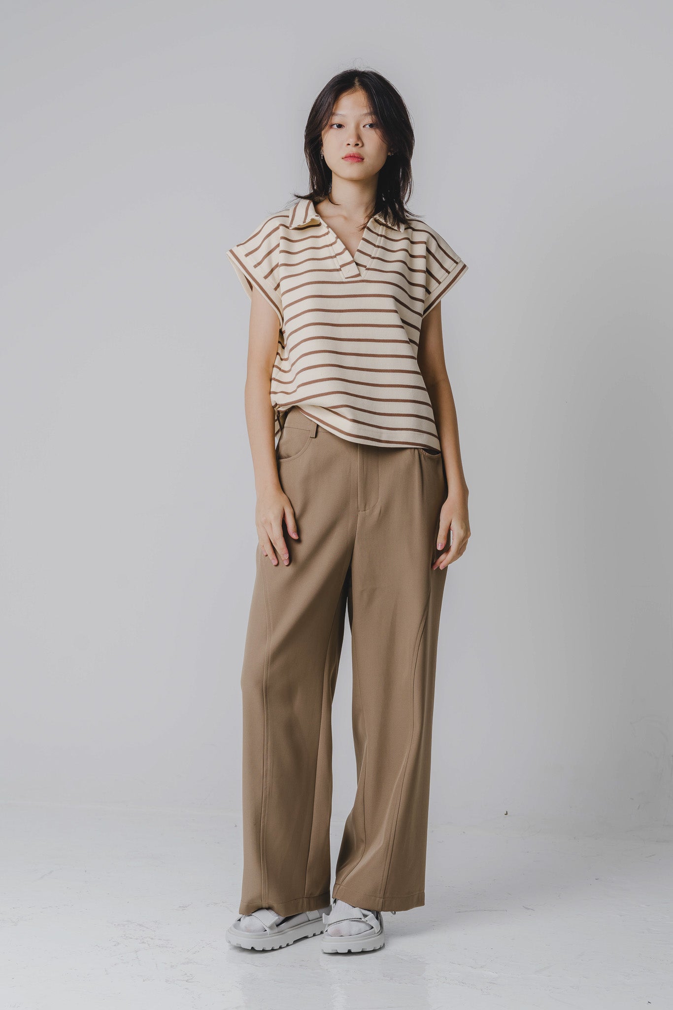 Curve Panel Trousers in Khaki
