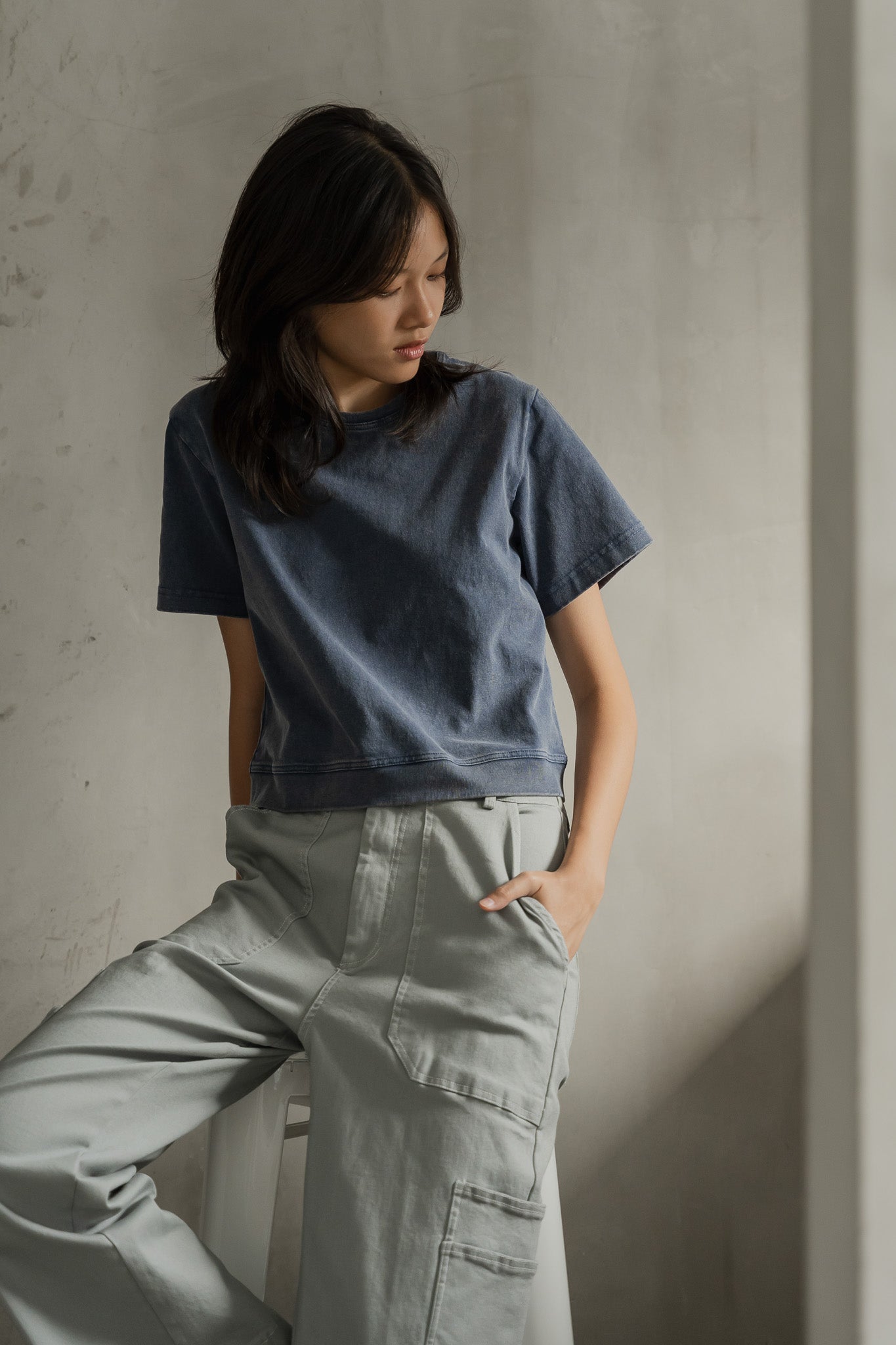 Acid Washed Cropped Tee in Blue