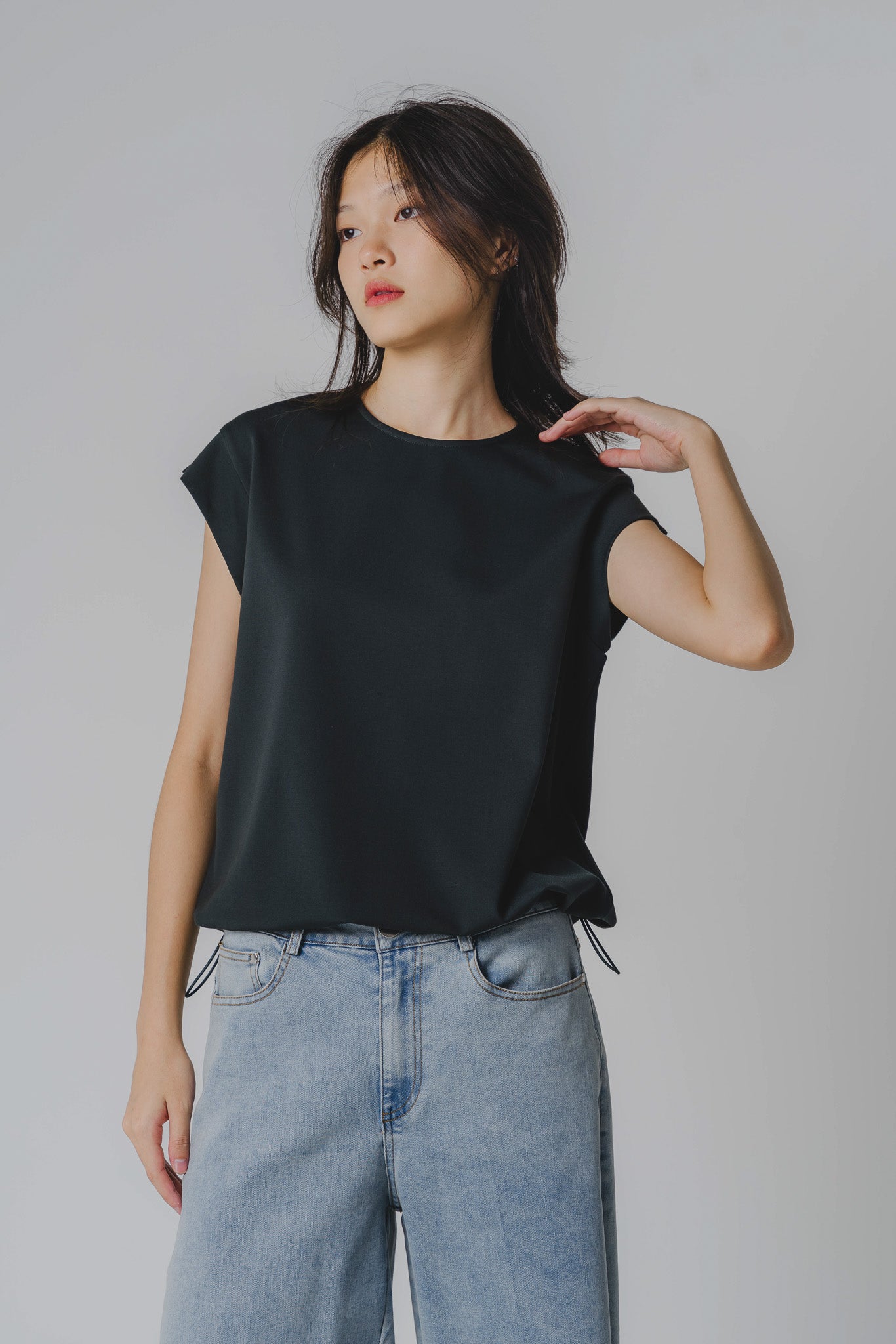 Drawstring Hem Cap Sleeve Blouse in Forest