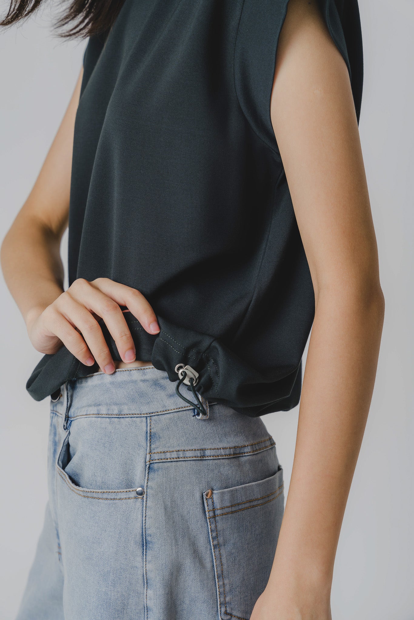 Drawstring Hem Cap Sleeve Blouse in Forest