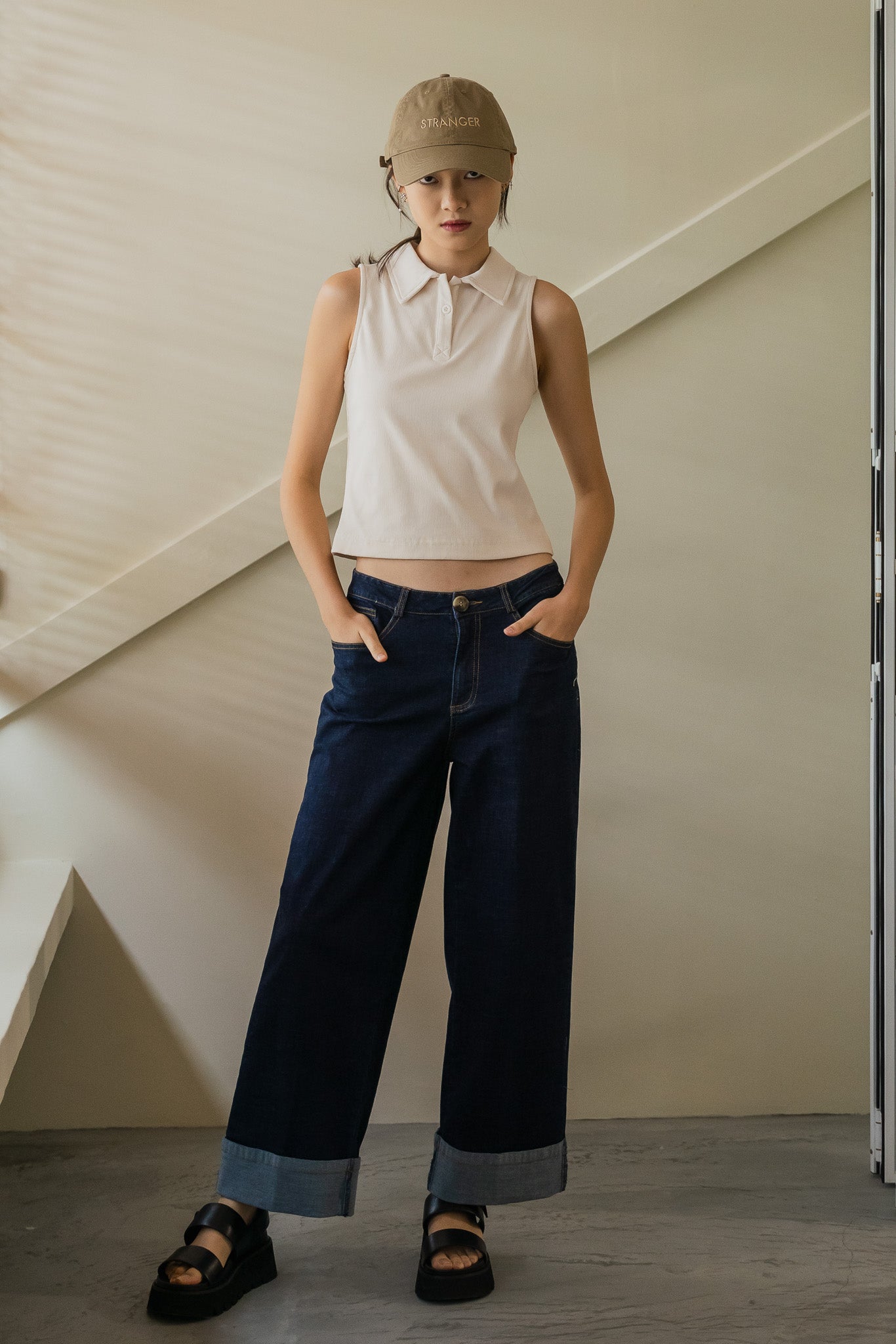 Cuff Hem Broad Jeans in Dark Blue