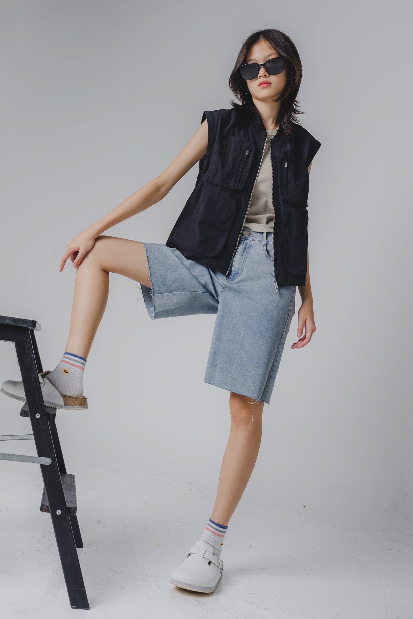 2-in-1 Utility Jacket & Vest in Black