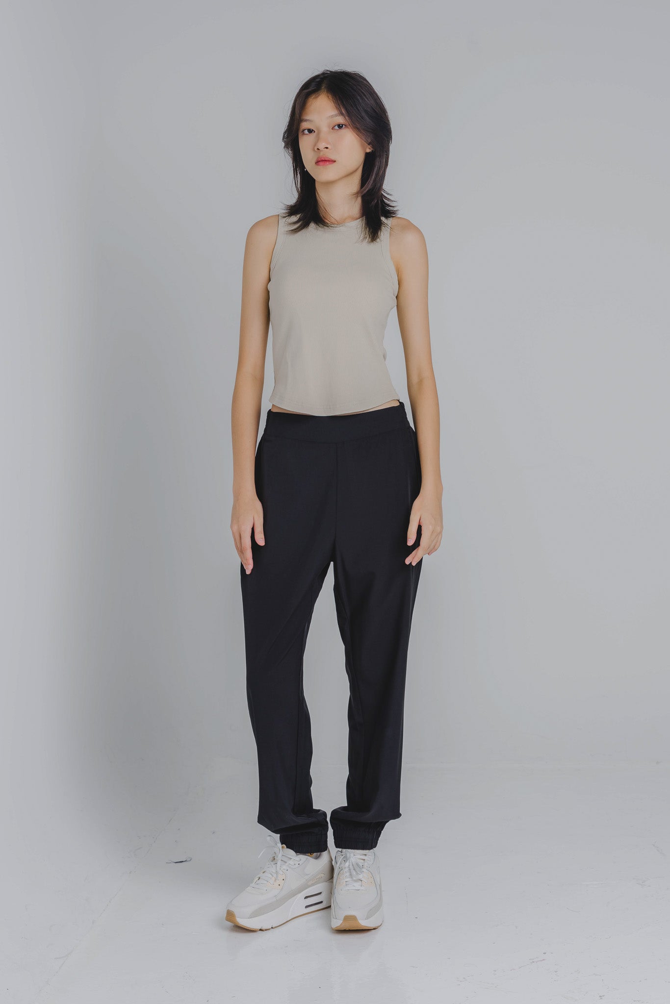 Staple Lightweight Joggers in Black