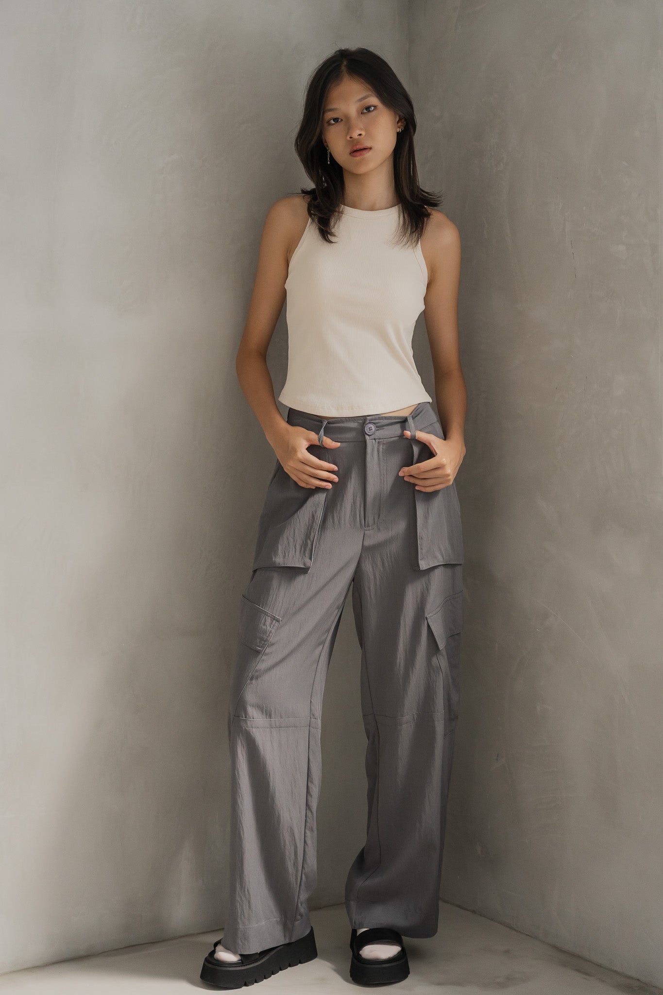Slant Pocket Cargo Pants in Dark Grey