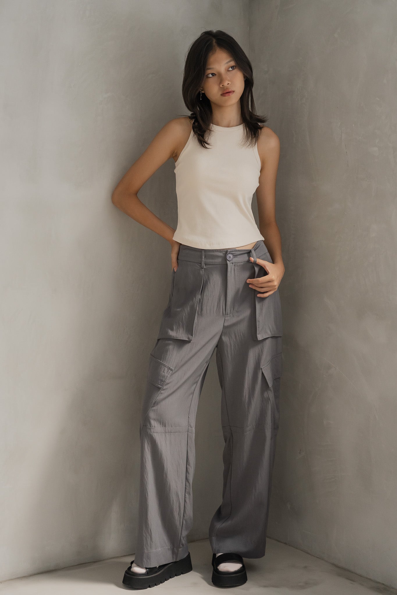 Slant Pocket Cargo Pants in Dark Grey