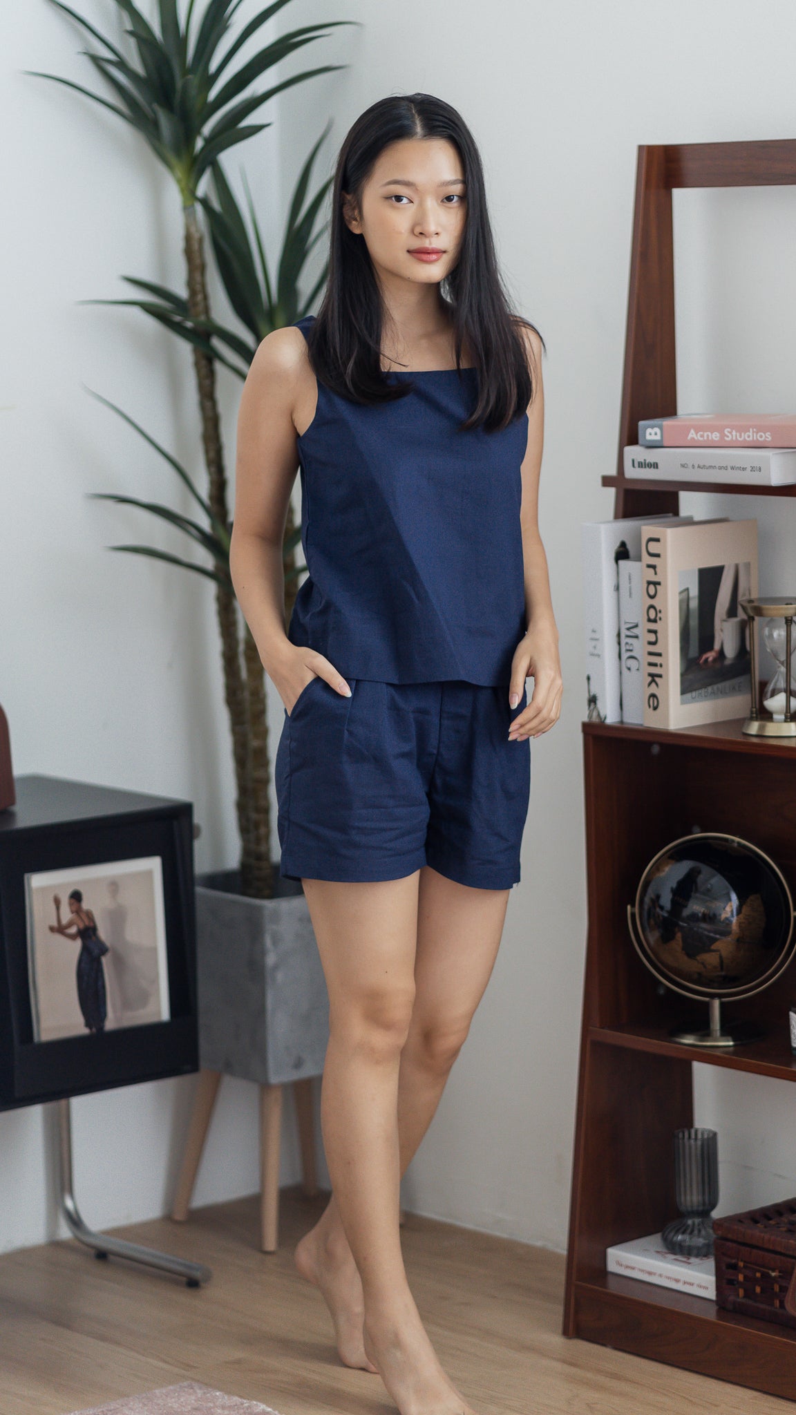 Jordan Linen Shorts in Navy