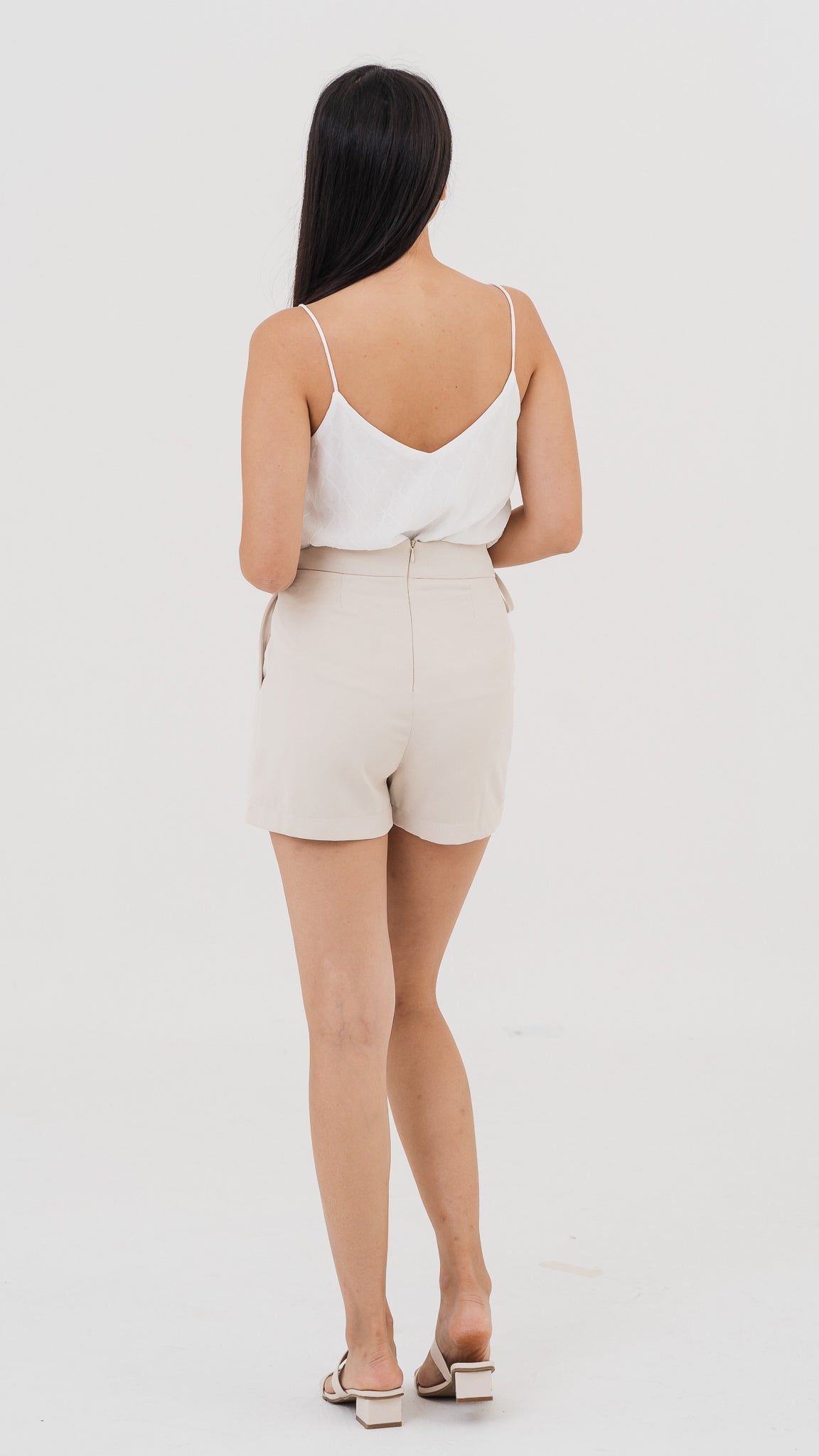 Mason Knot Tie Skorts in Beige [ONLINE ONLY]