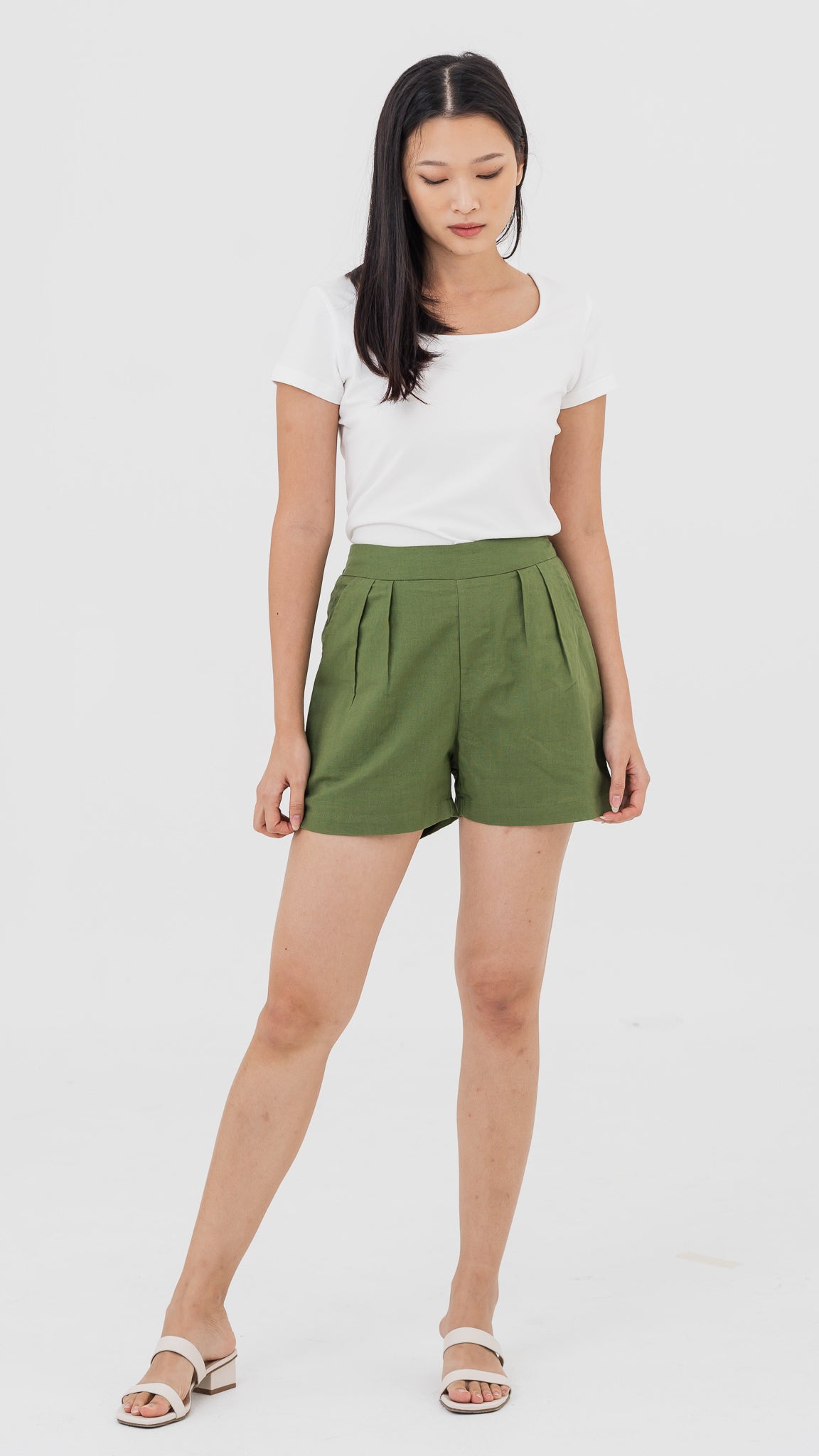Jordan Linen Shorts in Green