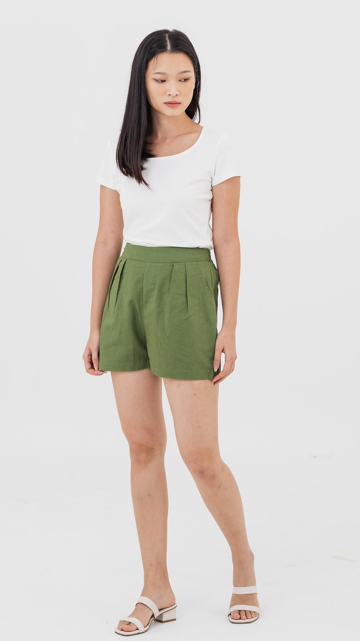 Jordan Linen Shorts in Green