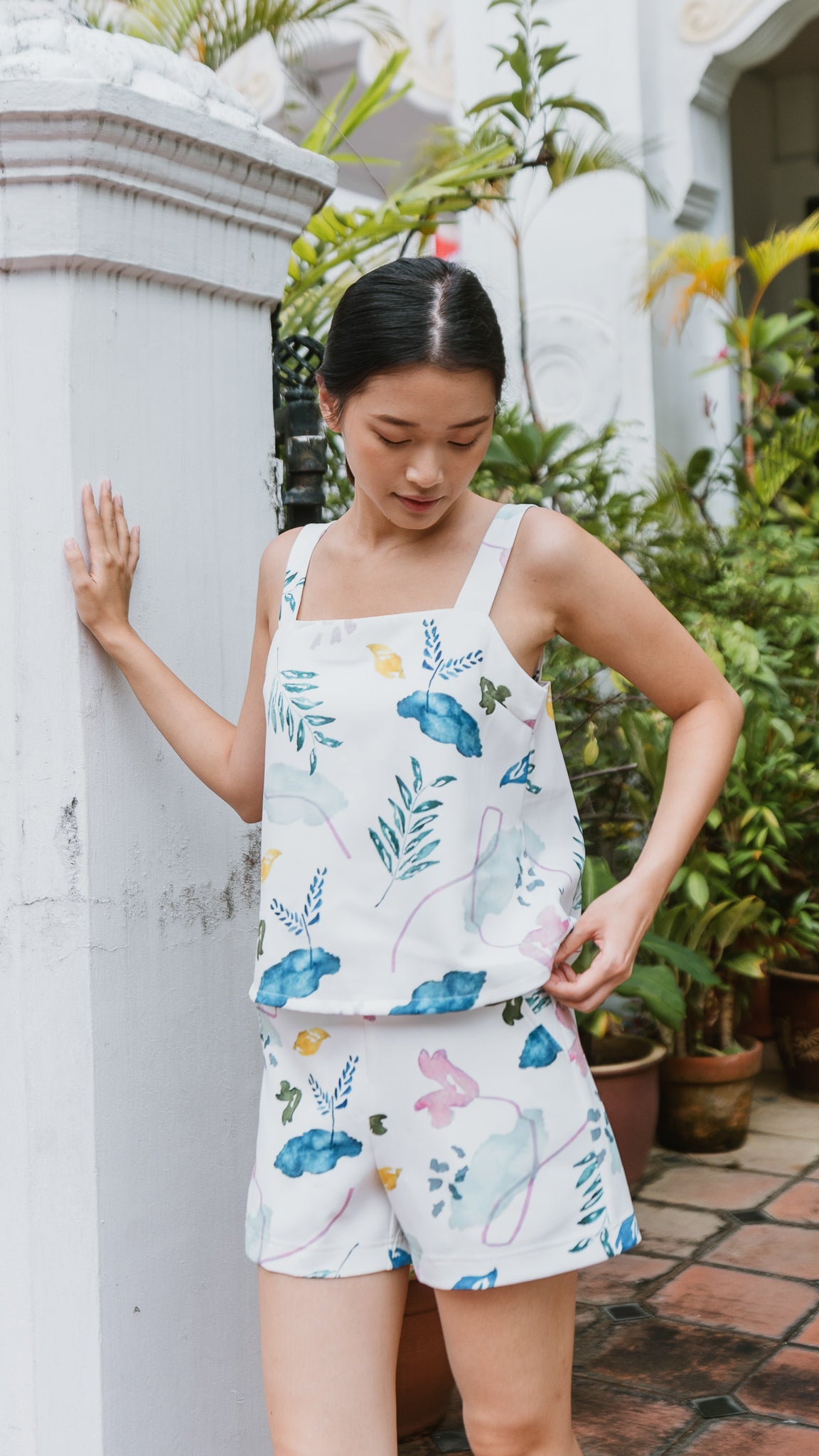 Tranquil Garden Shorts in White