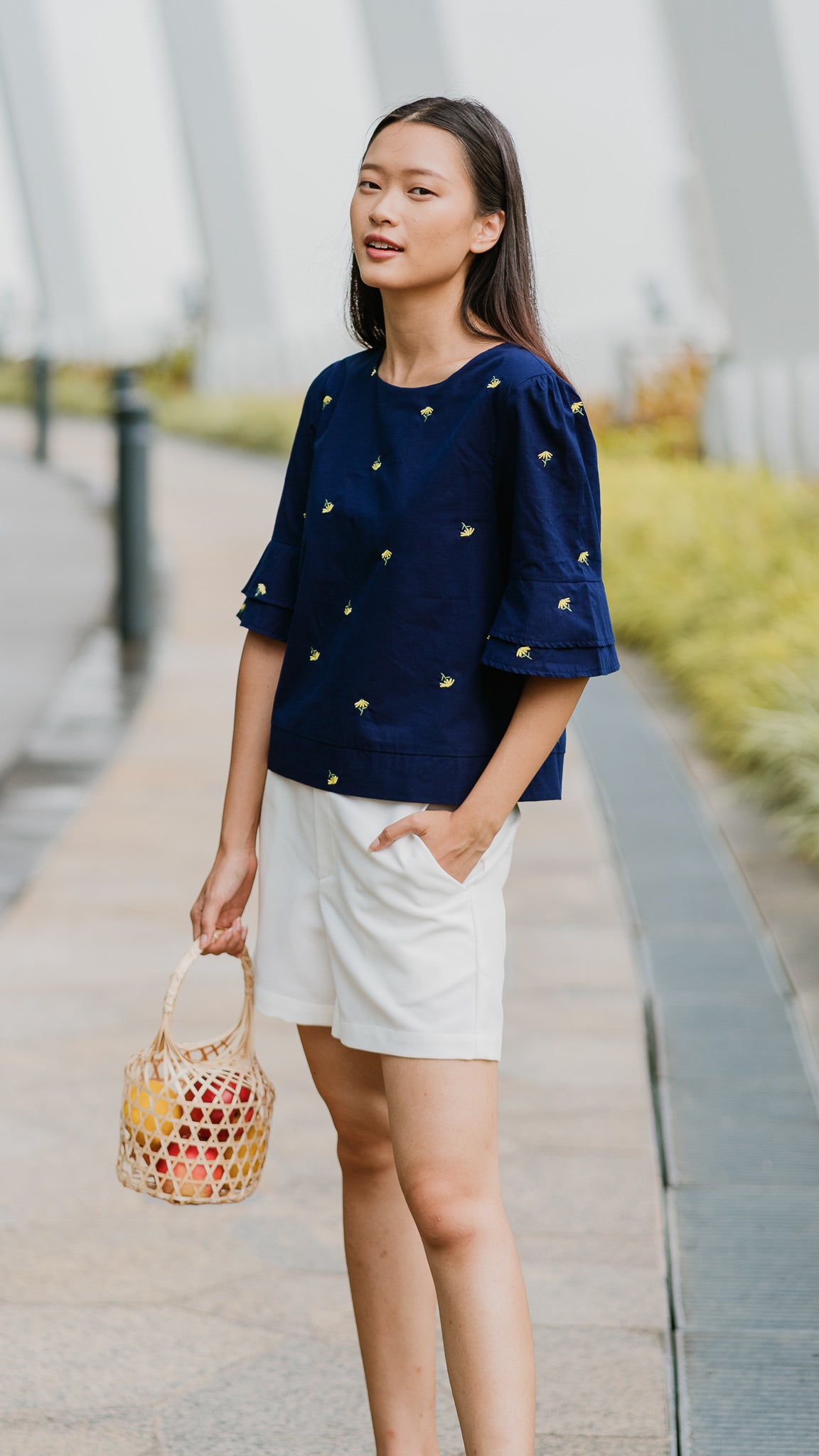 Dancing Daisies Embroidery Blouse in Dark Blue [ONLINE ONLY]