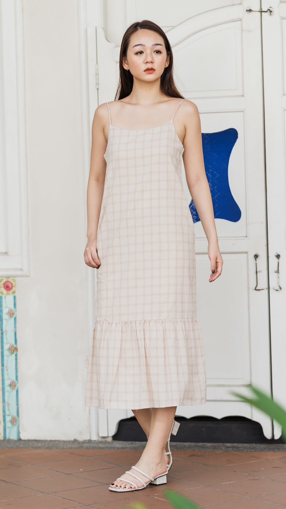 Avis Checkered Dress in Beige [ONLINE ONLY]