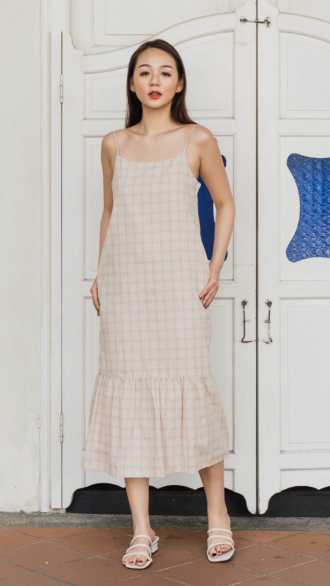 Avis Checkered Dress in Beige [ONLINE ONLY]