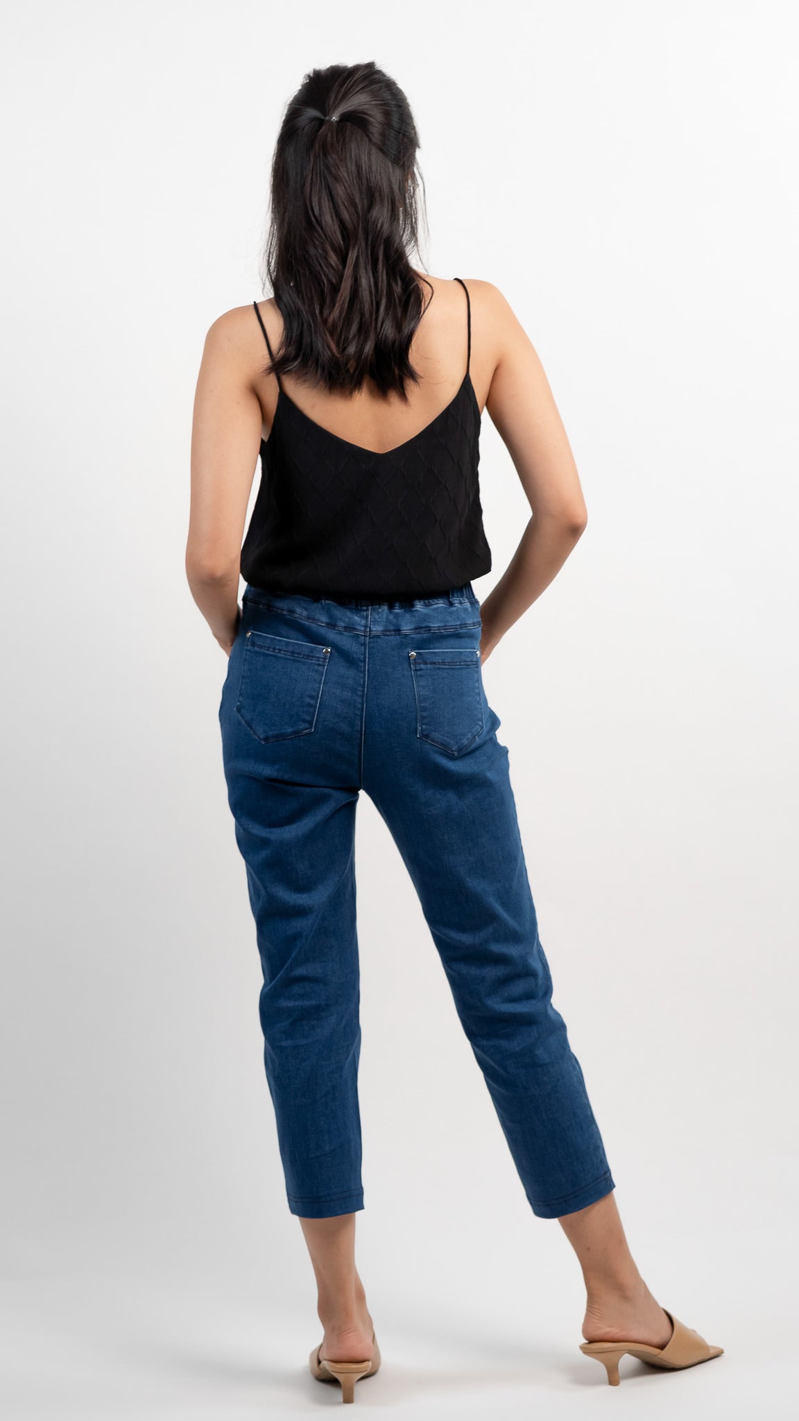 Dora Washed Cropped Jeans in Mid Wash