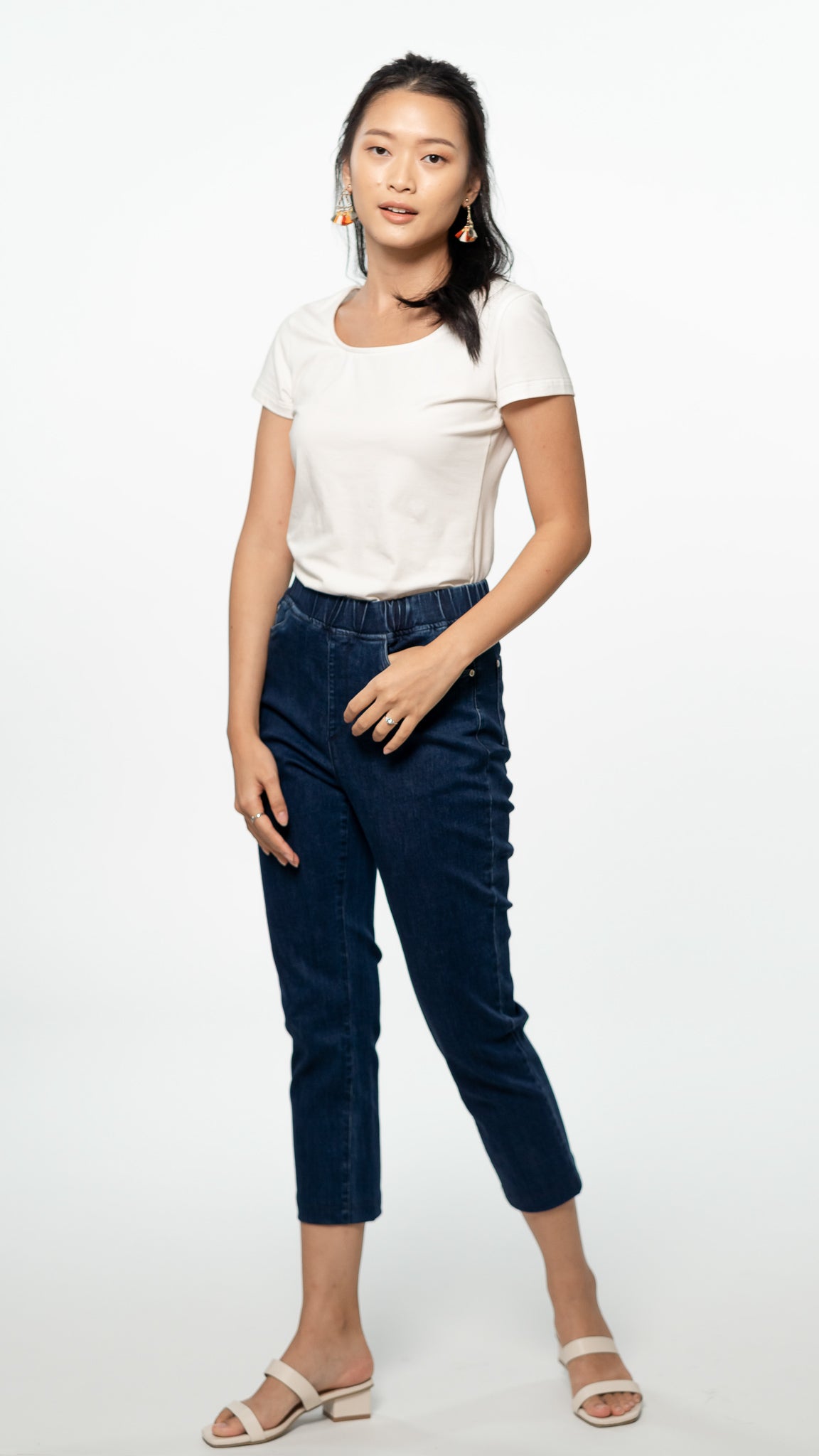 Dora Washed Cropped Jeans in Dark Wash