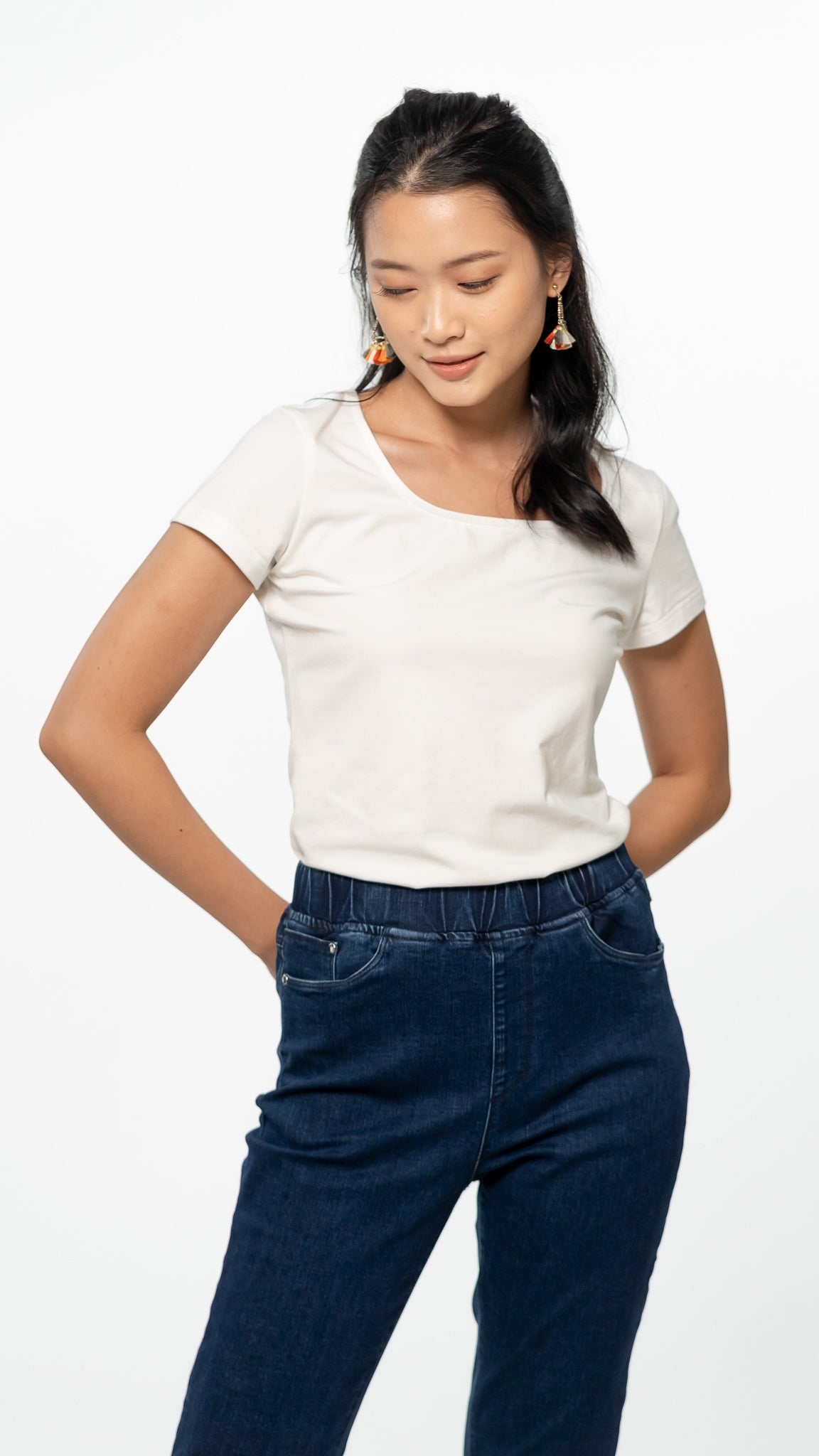 Dora Washed Cropped Jeans in Dark Wash