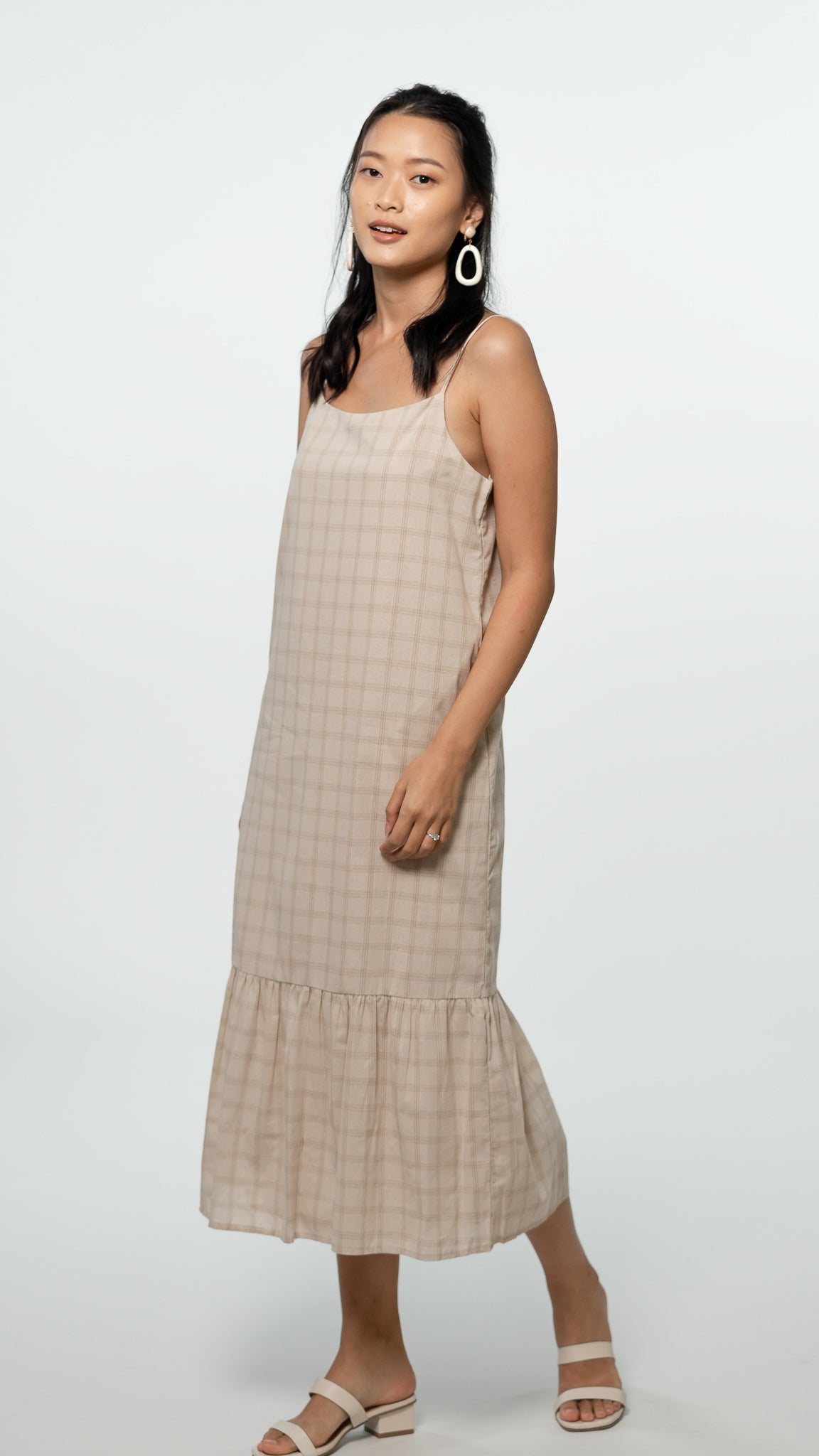 Avis Checkered Dress in Beige [ONLINE ONLY]