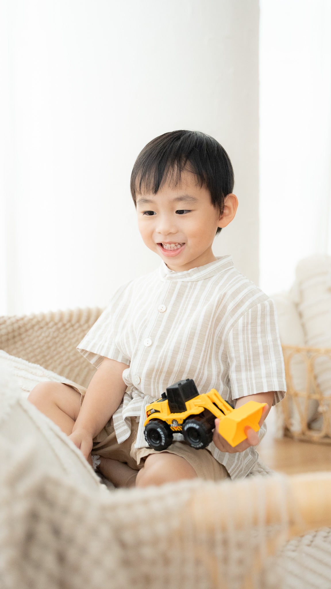 Resort Vibes Kids' Shirt in Khaki