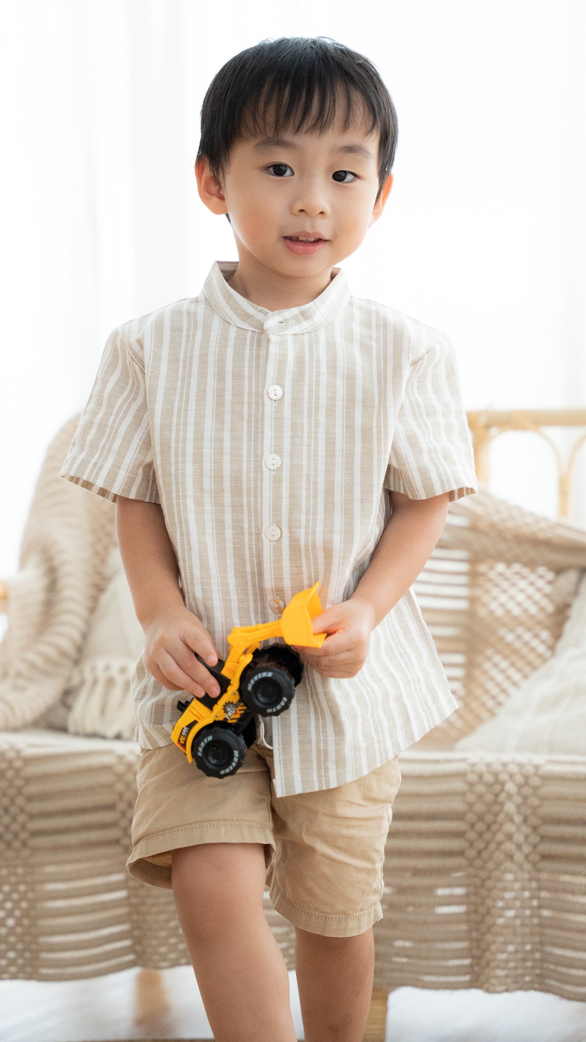 Resort Vibes Kids' Shirt in Khaki