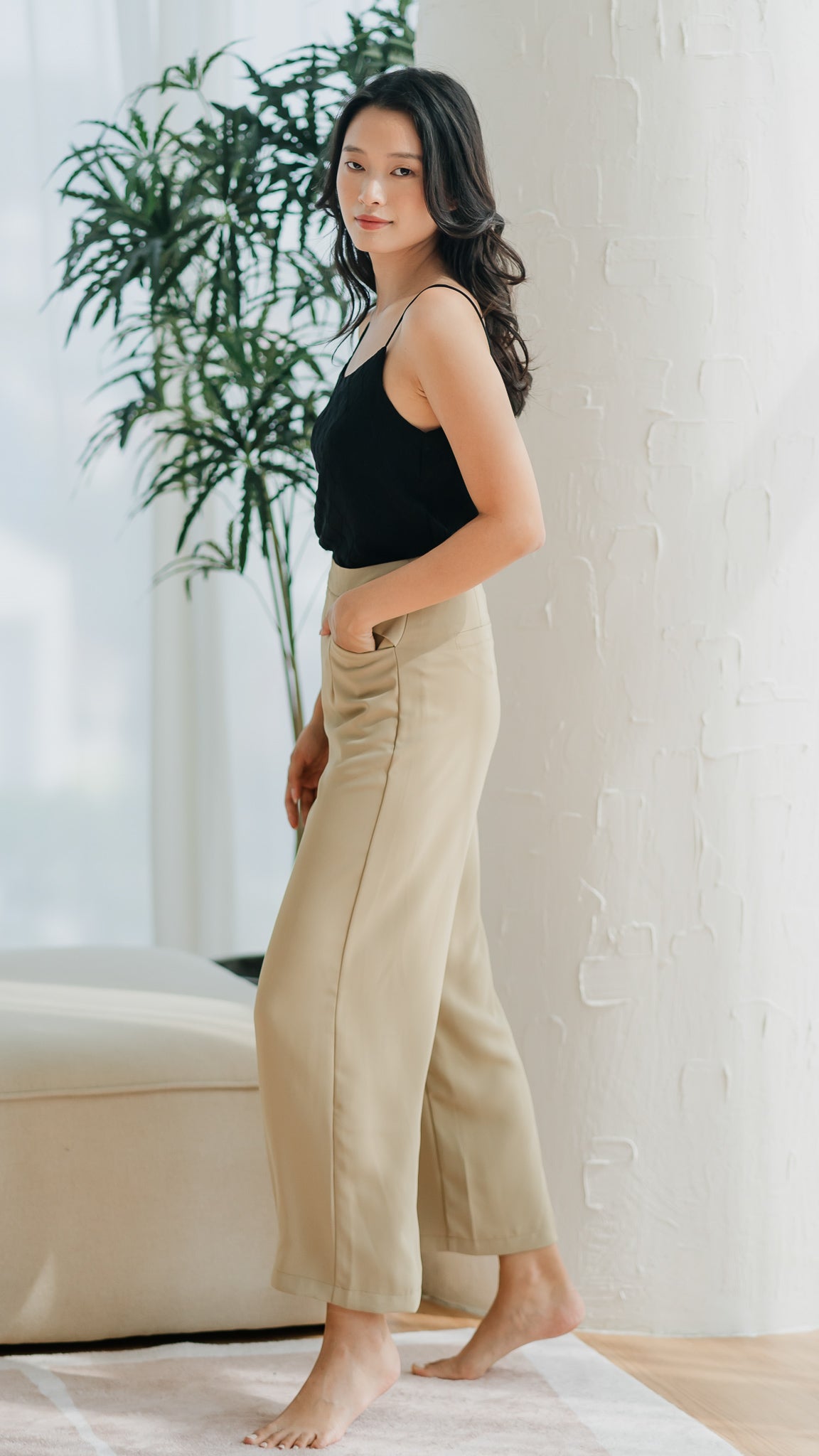 Allison Slit Pocket Pants in Green [ONLINE ONLY]