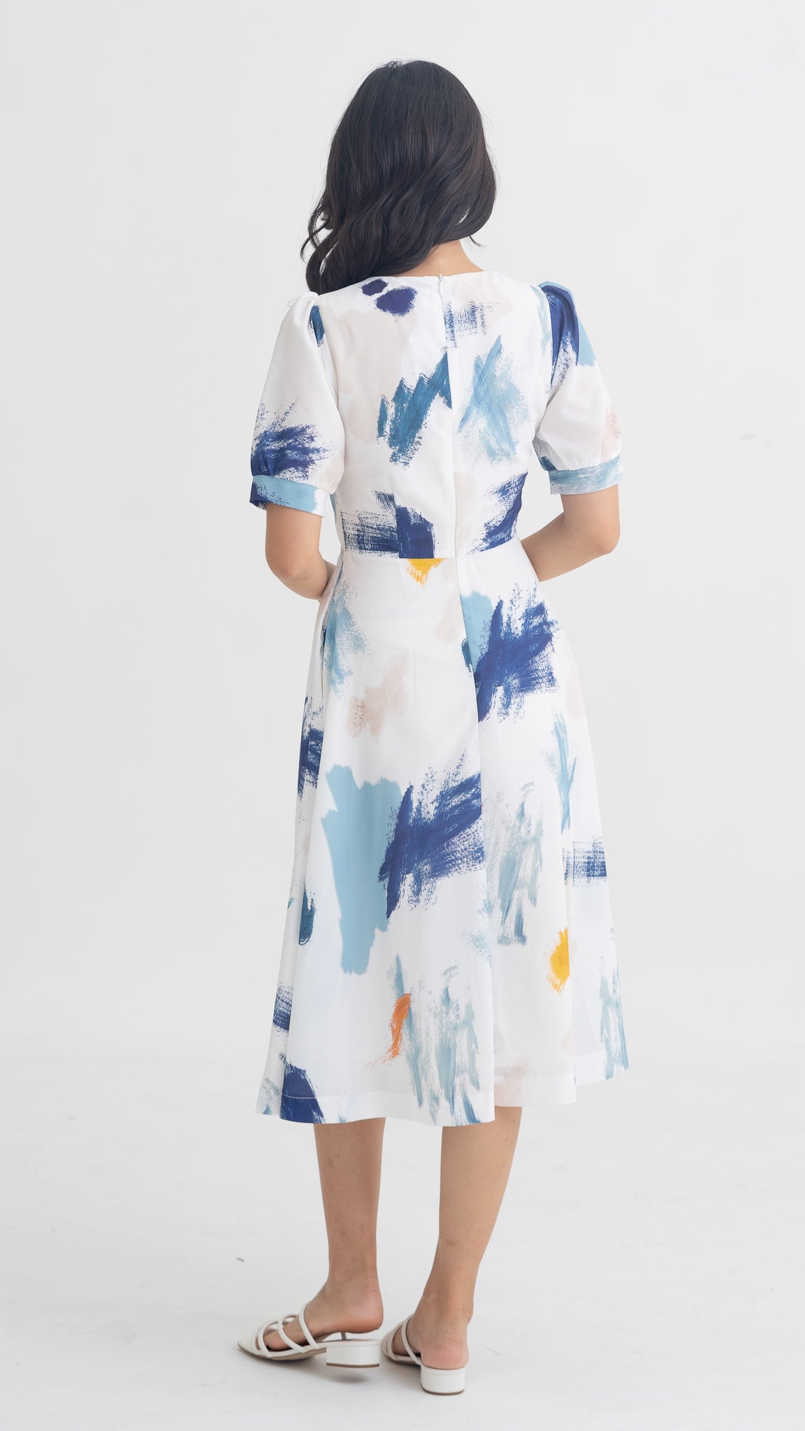 If I Were A Painter Sleeved Dress in White [ONLINE ONLY]