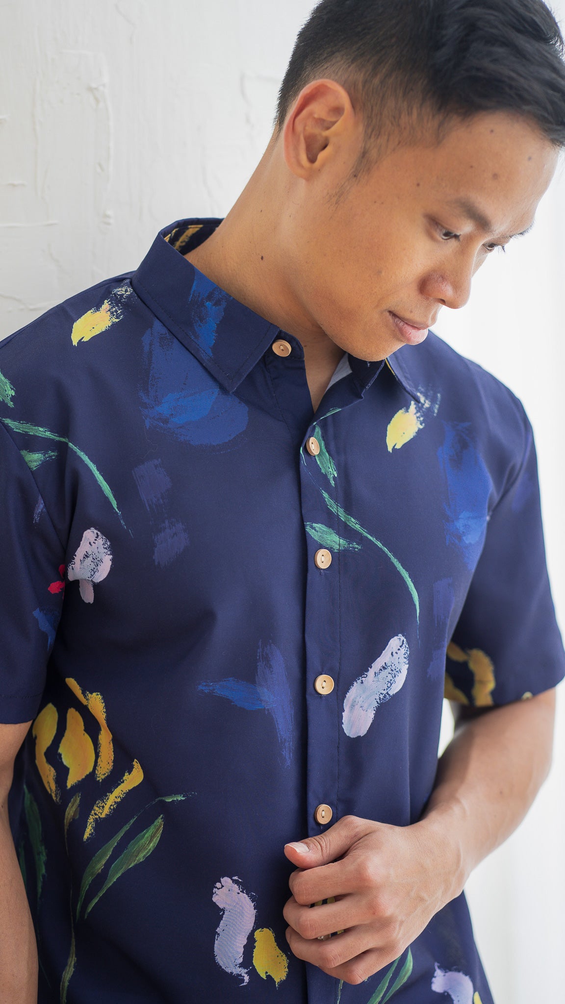 Wildflowers Men's Shirt in Navy [ONLINE ONLY]