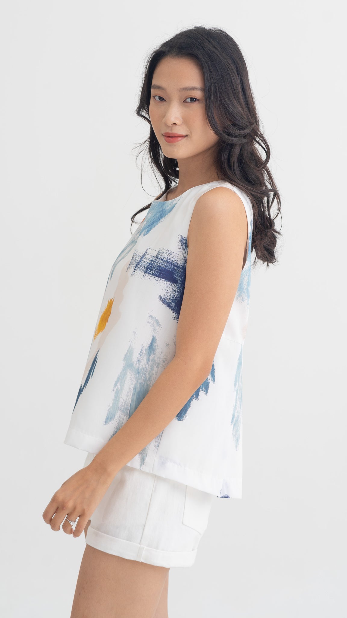 If I Were A Painter Sleeveless Blouse in White