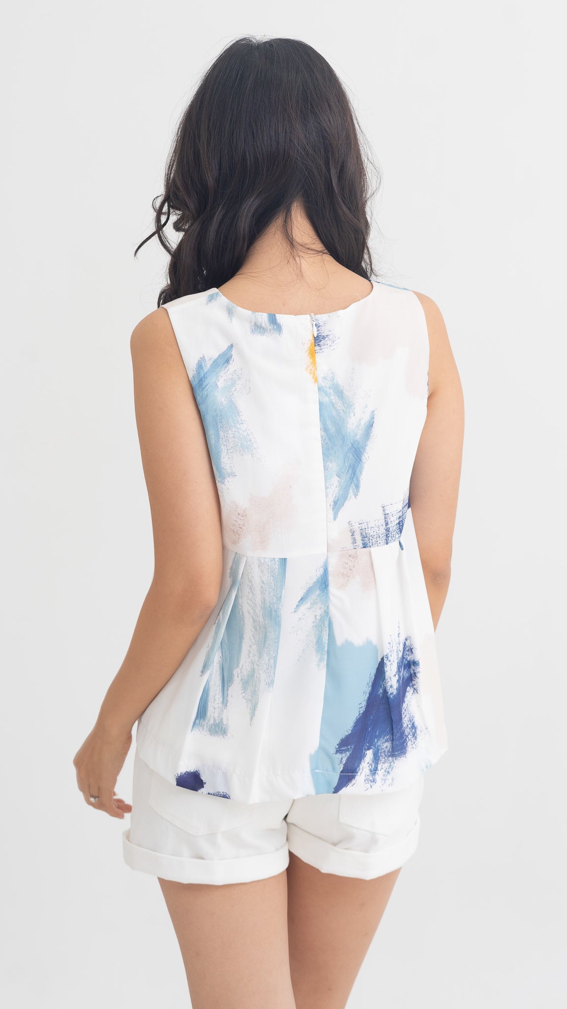 If I Were A Painter Sleeveless Blouse in White