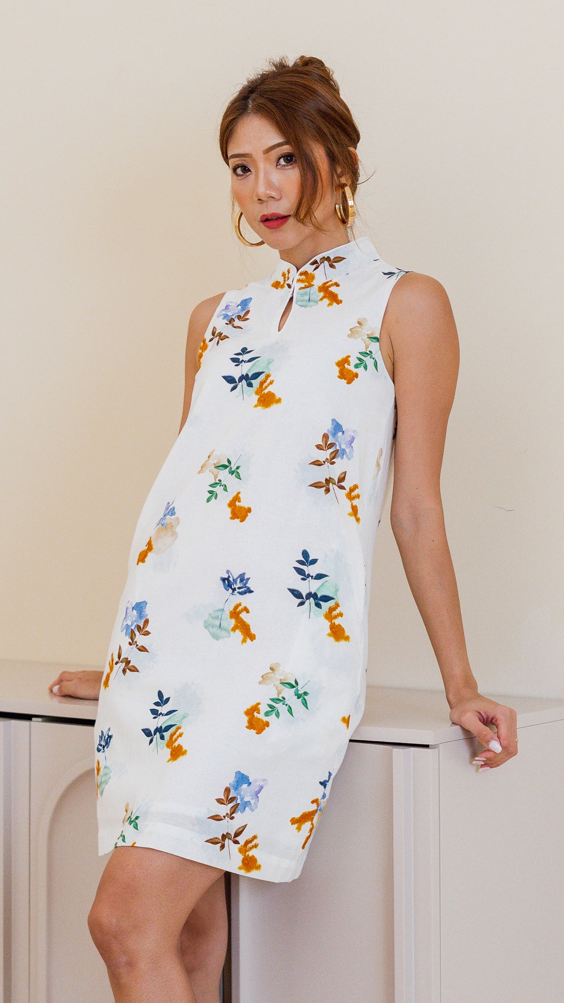 Leaps & Bounds Sleeveless Linen Cheongsam Dress in White