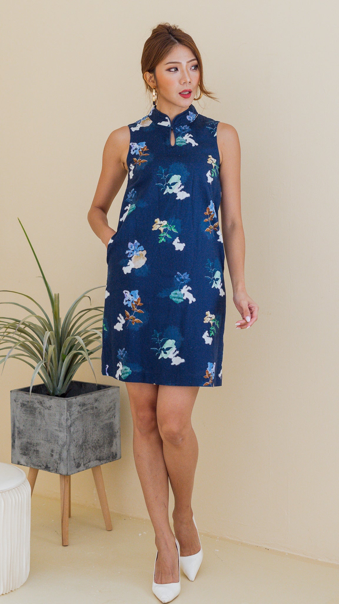 Leaps & Bounds Sleeveless Linen Cheongsam Dress in Navy