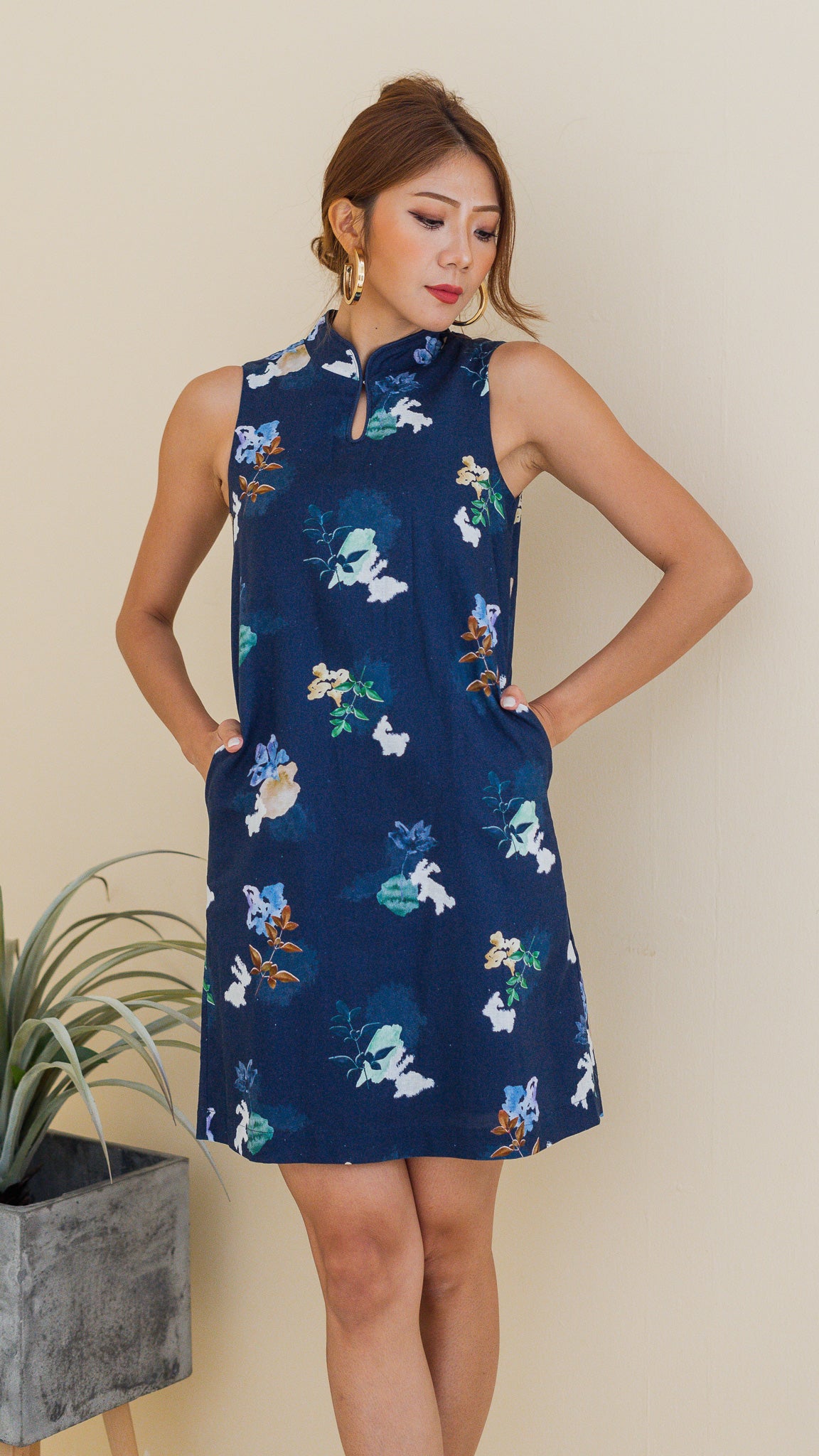 Leaps & Bounds Sleeveless Linen Cheongsam Dress in Navy
