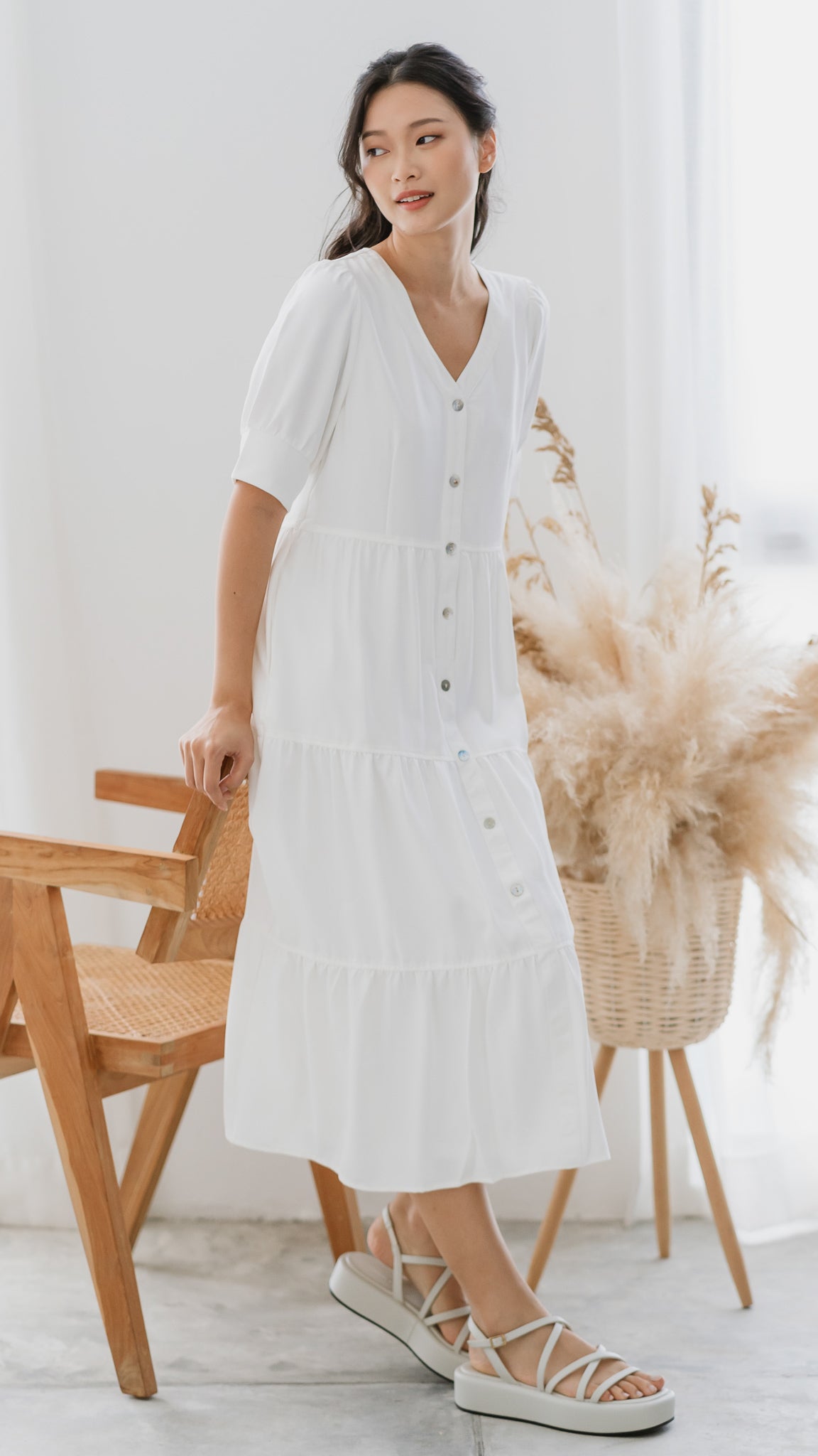 Kai Tiered Sleeved Dress in White [ONLINE ONLY]