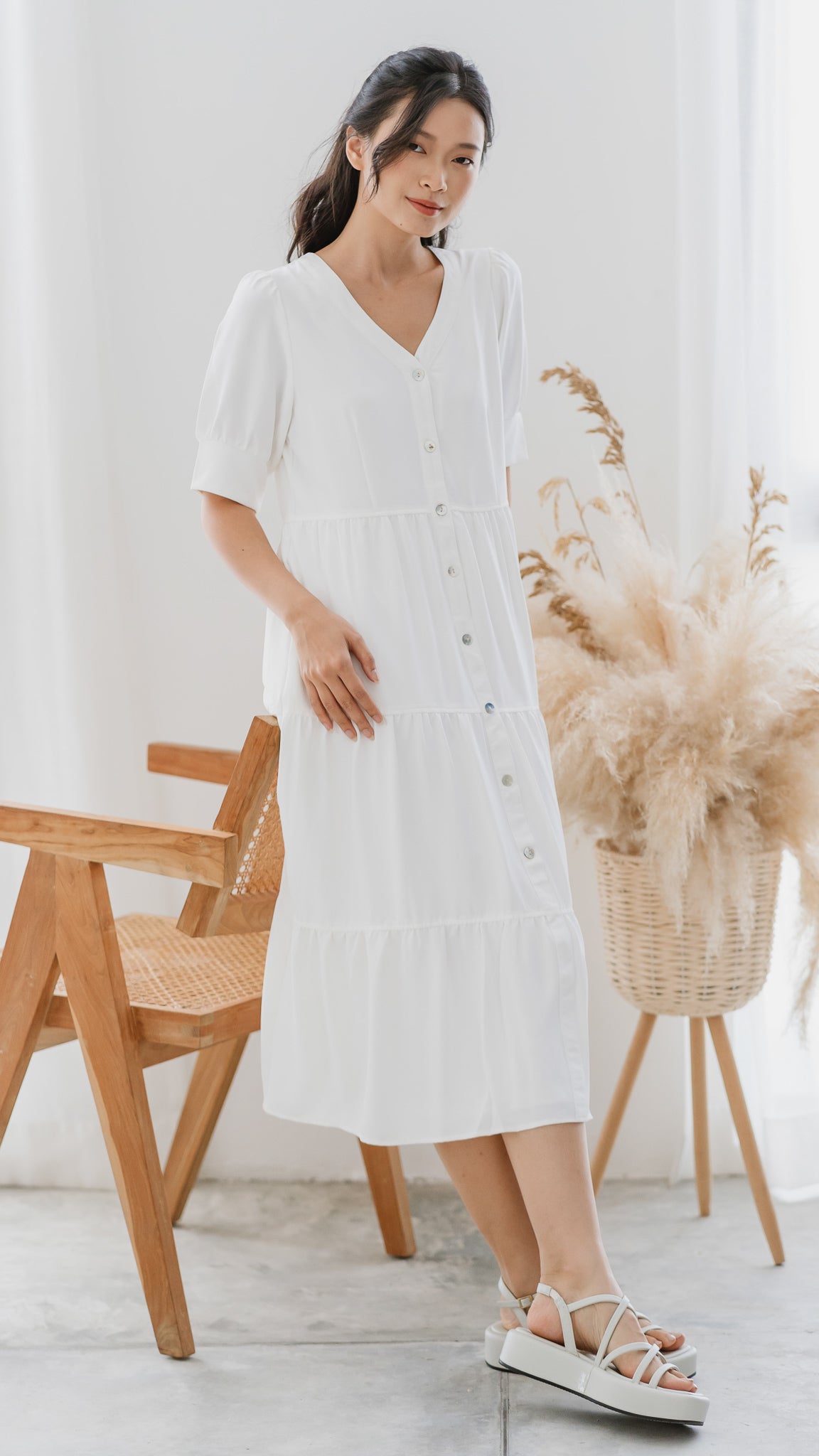 Kai Tiered Sleeved Dress in White [ONLINE ONLY]