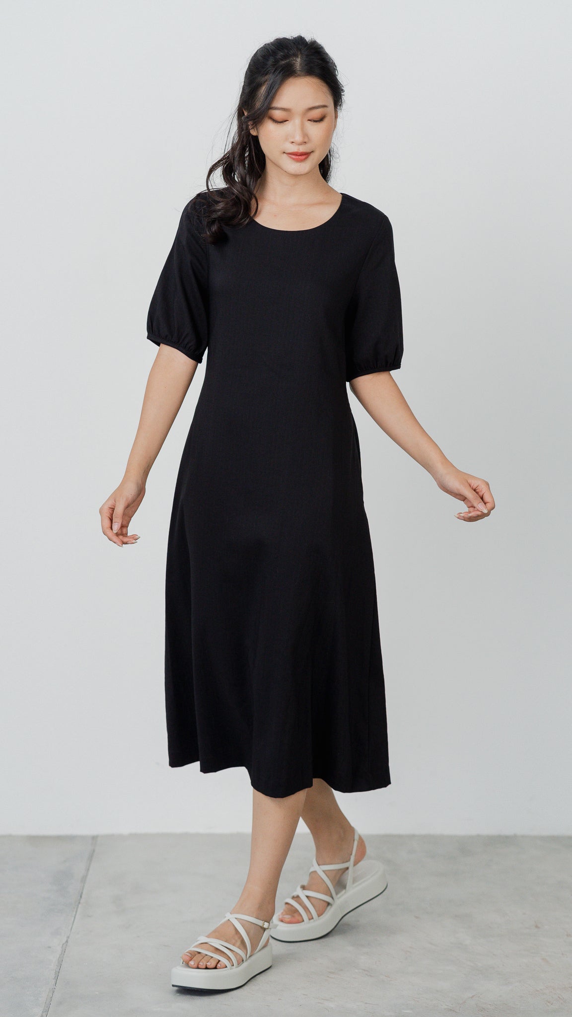 Margie Sleeved Midi Dress in Black [ONLINE ONLY]
