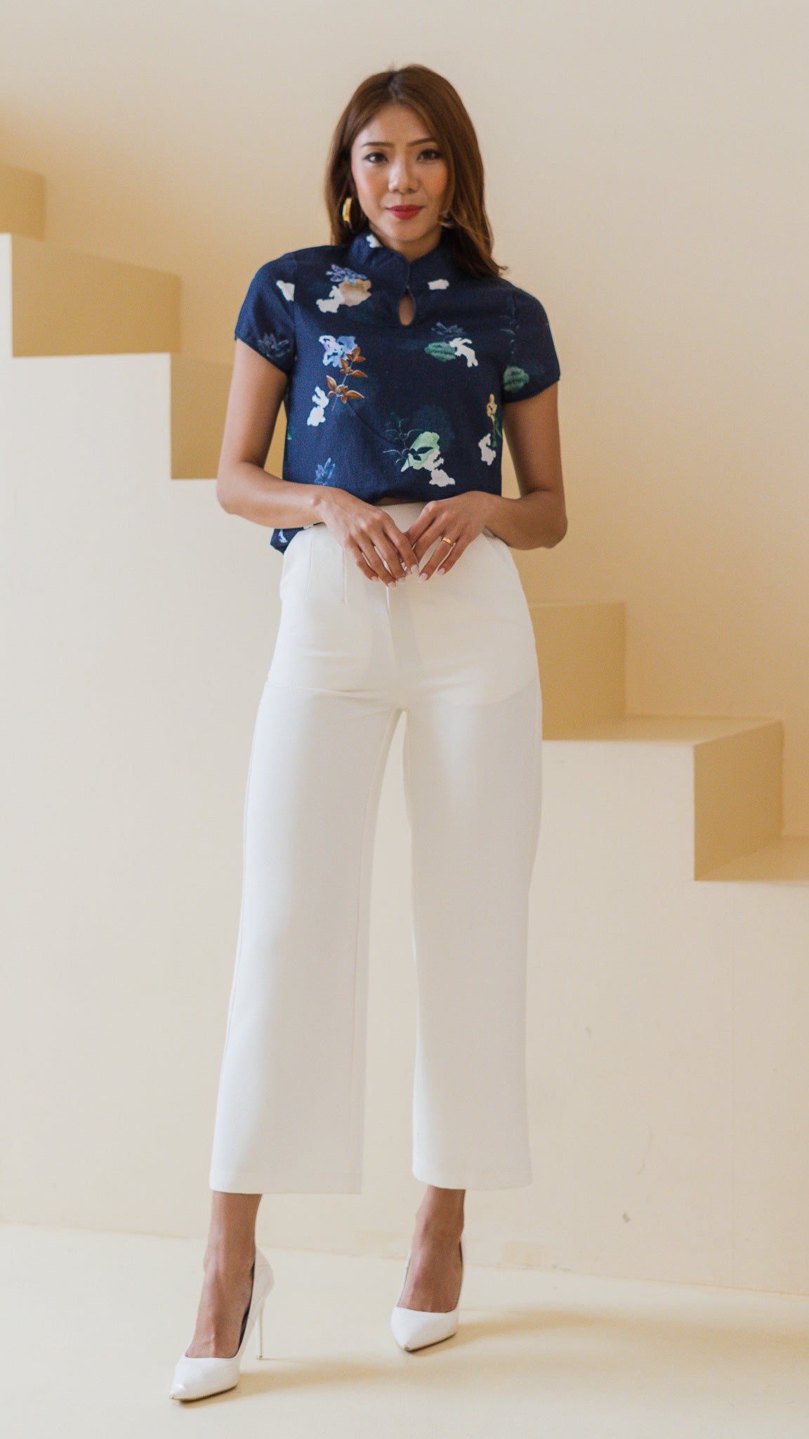 Leaps & Bounds Sleeved Cheongsam Linen Blouse in Navy