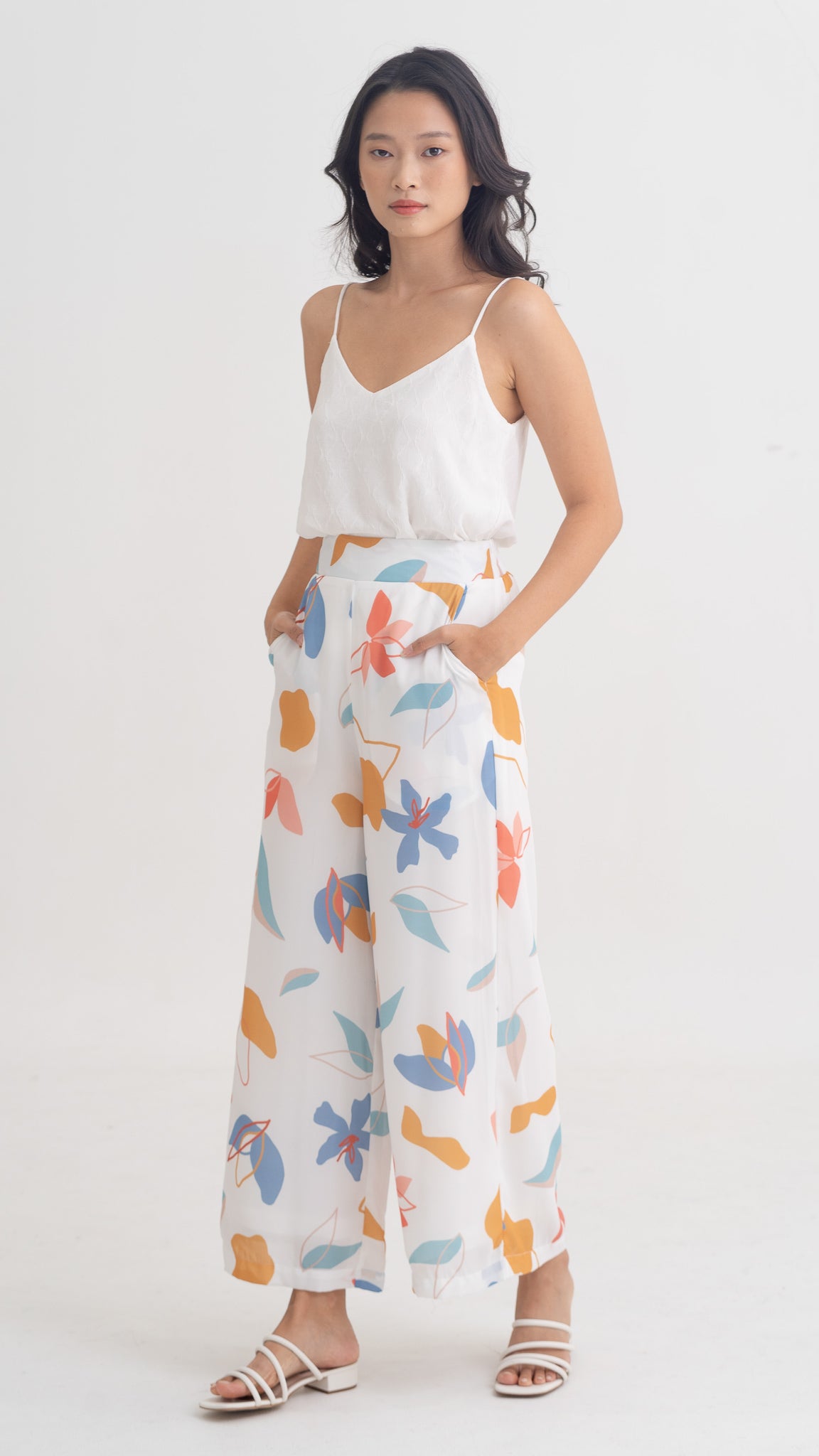 Sophie's Summer Elastic Waist Pants in White [ONLINE ONLY]