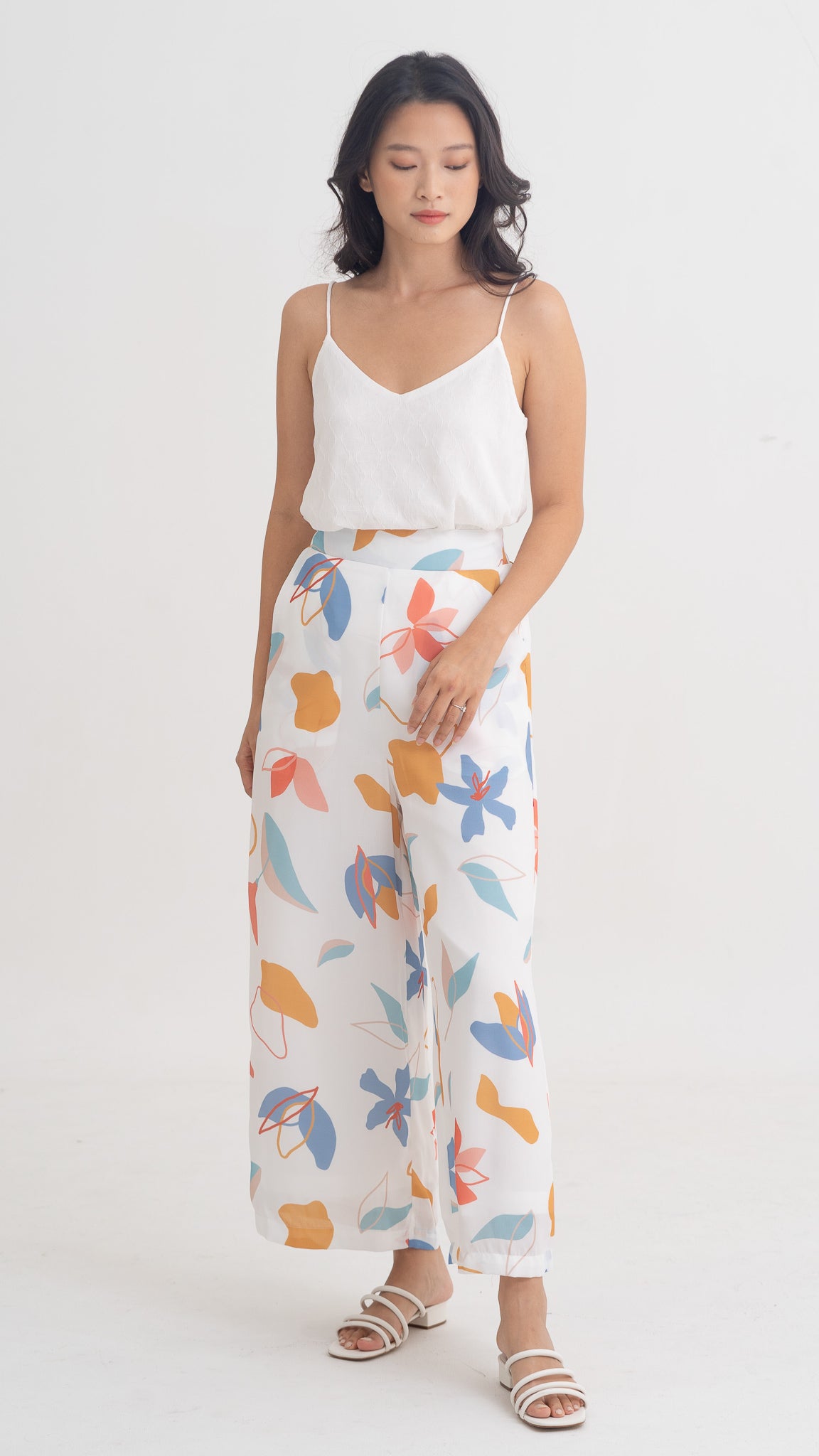 Sophie's Summer Elastic Waist Pants in White [ONLINE ONLY]