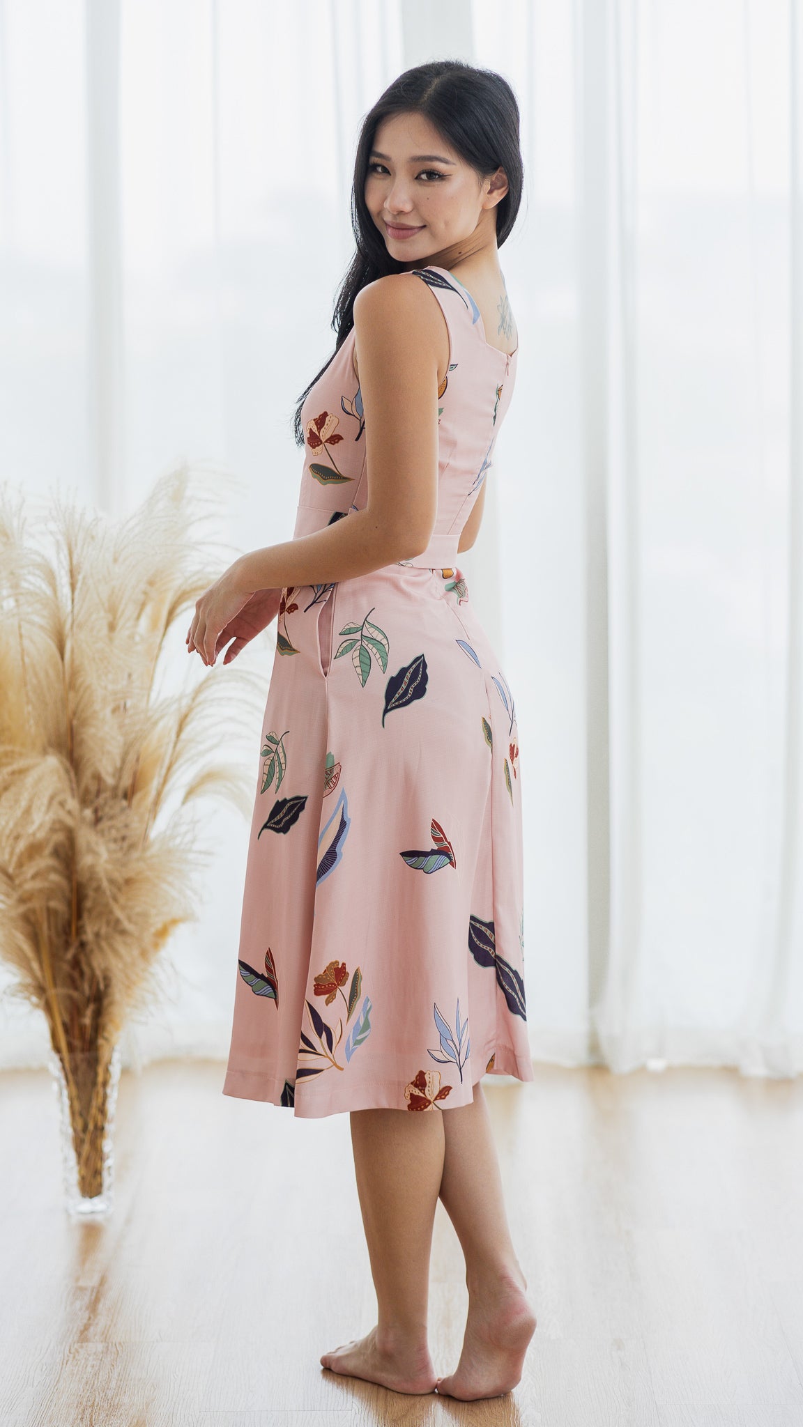 Don't Stop BeLEAFing Midi Dress in Pink [ONLINE ONLY]