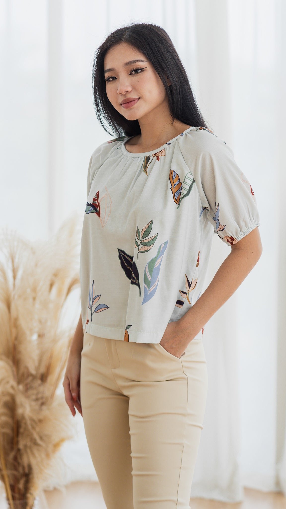 Don't Stop BeLEAFing Sleeved Blouse in Green [ONLINE ONLY]