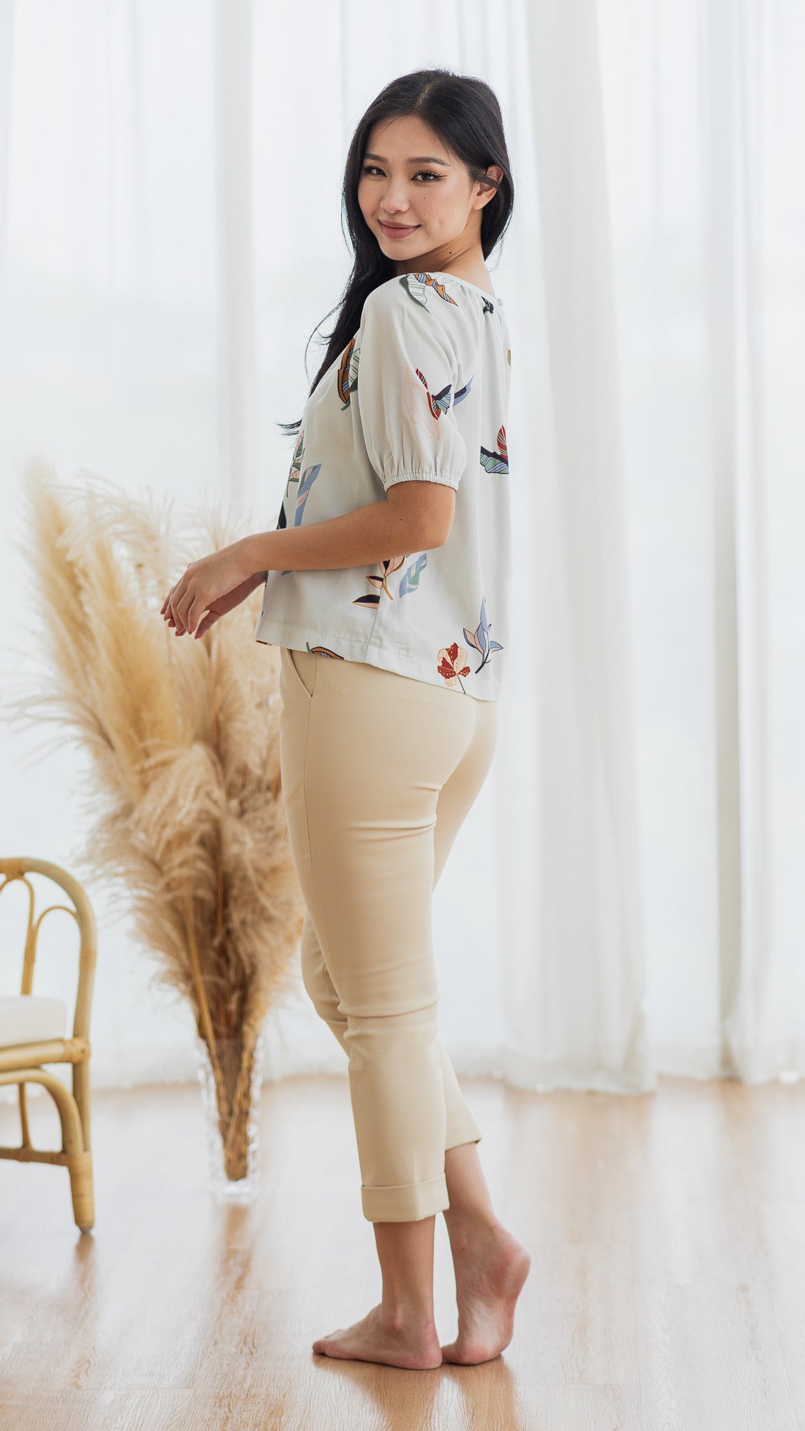 Don't Stop BeLEAFing Sleeved Blouse in Green [ONLINE ONLY]