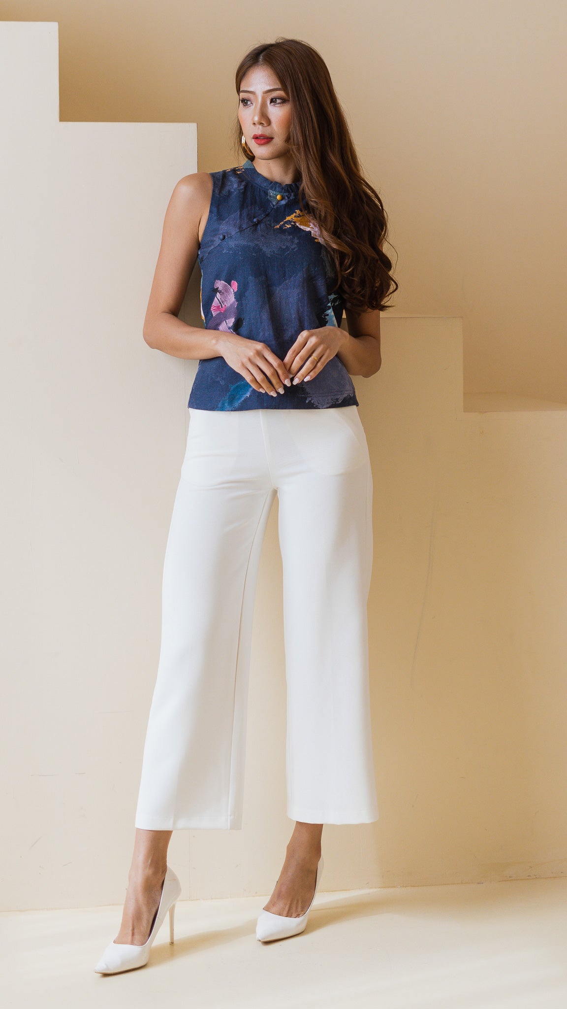 Life On A Canvas Linen Sleeveless Cheongsam Blouse in Navy